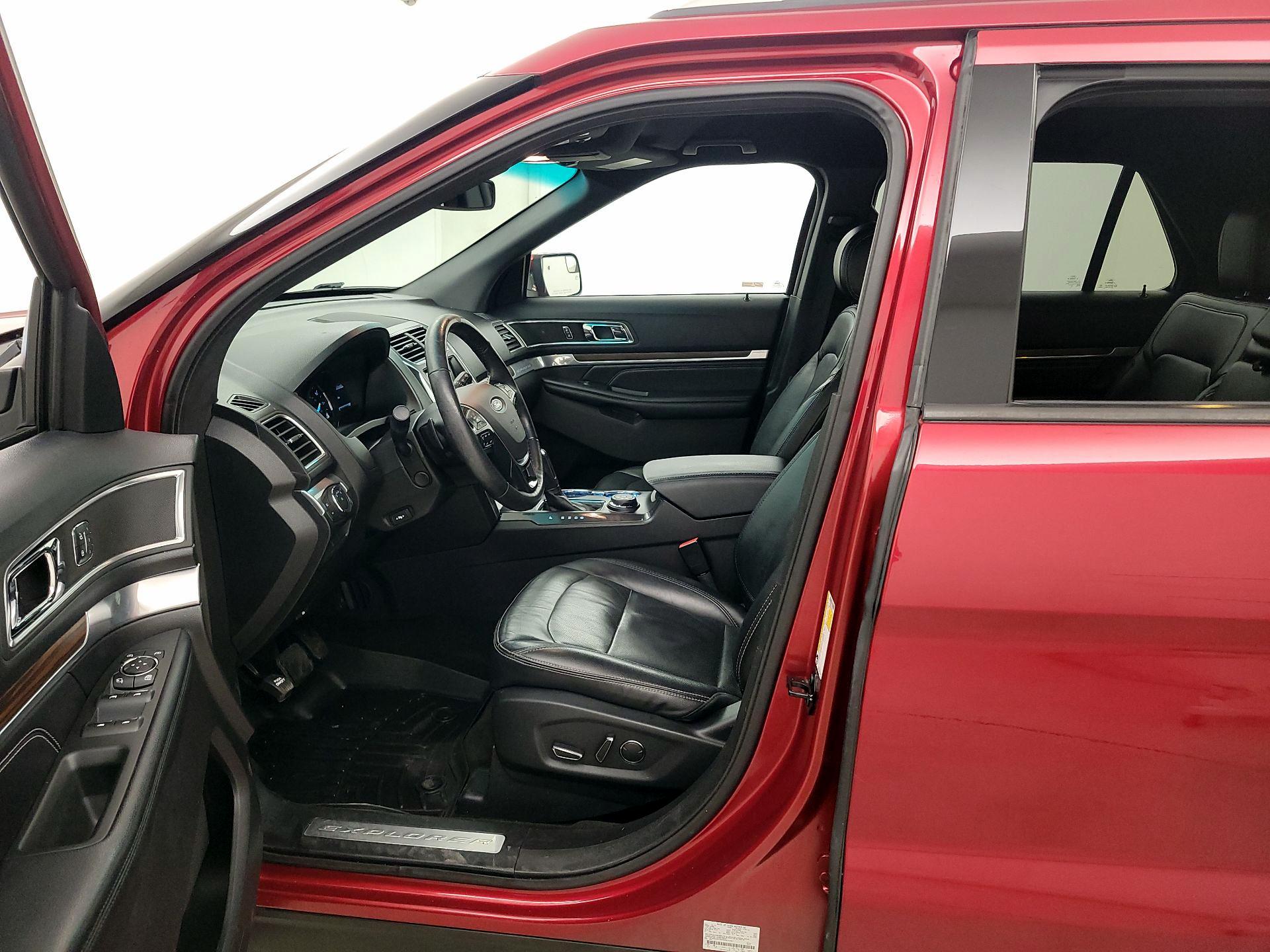 Thumbnail: 2016 Ford Explorer - 11