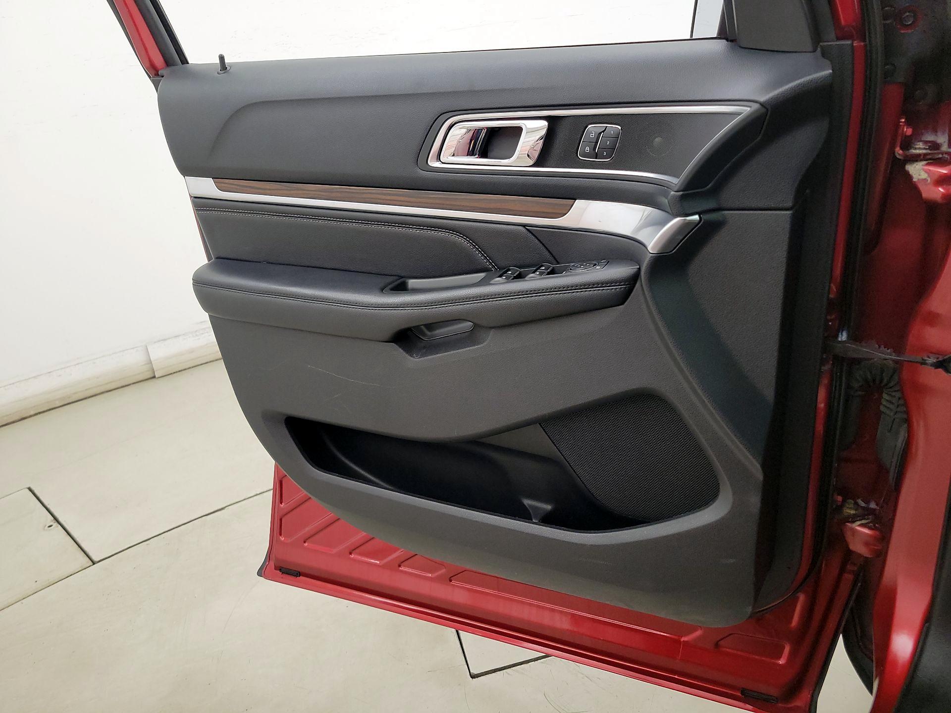 Thumbnail: 2016 Ford Explorer - 12