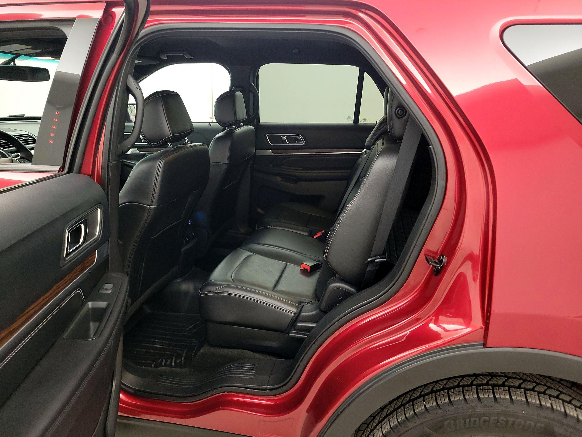 Thumbnail: 2016 Ford Explorer - 20