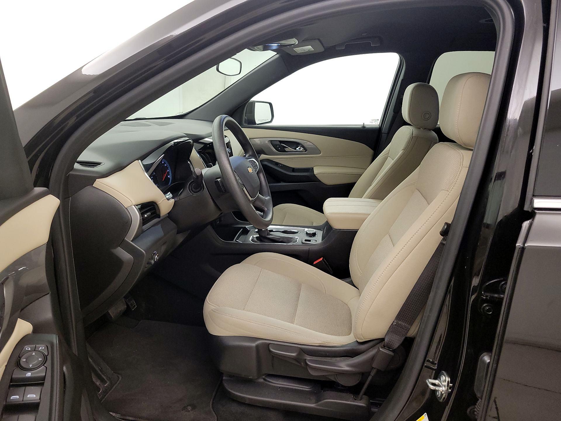 Thumbnail: 2023 Chevrolet Traverse - 11