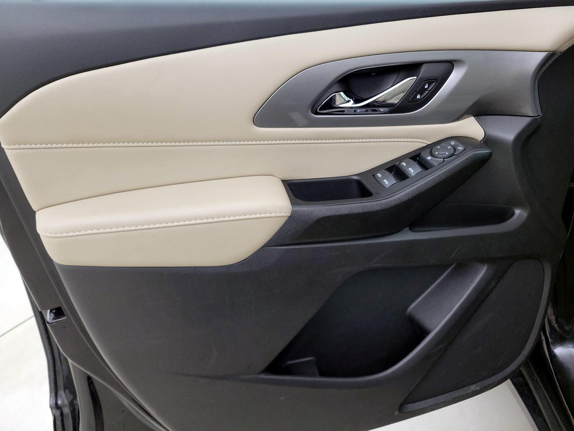 Thumbnail: 2023 Chevrolet Traverse - 12