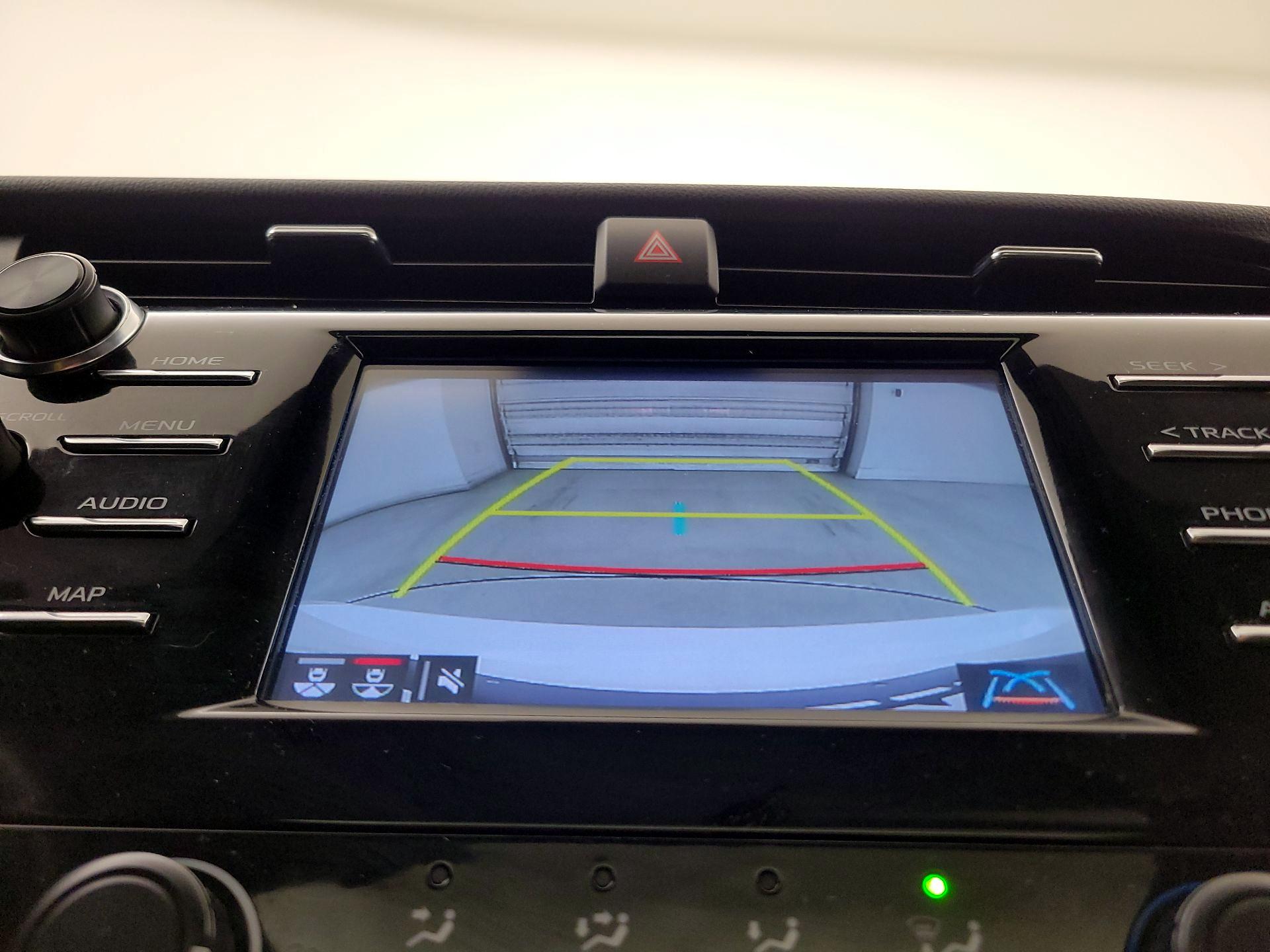 Thumbnail: 2019 Toyota Camry - 14