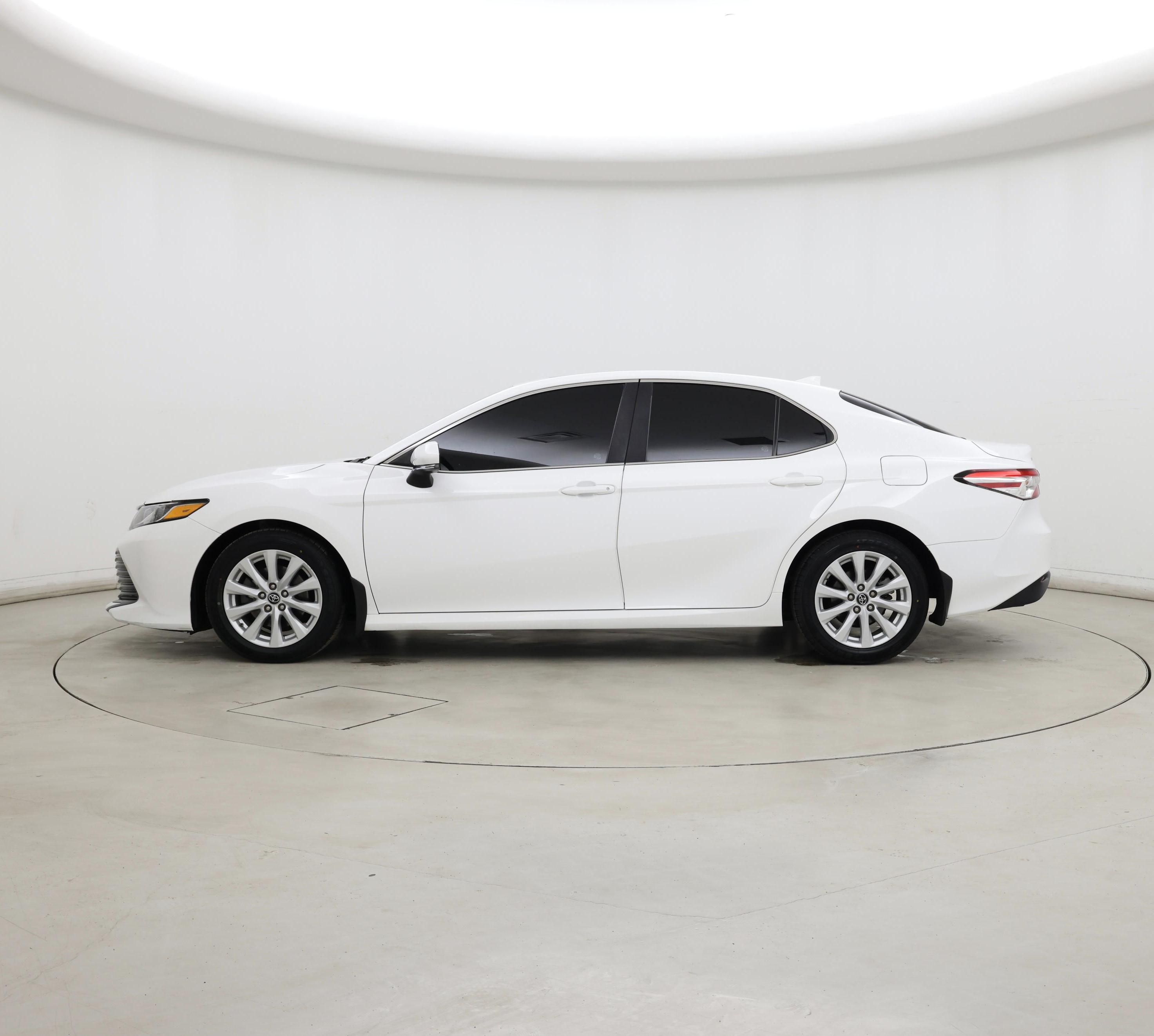 Thumbnail: 2019 Toyota Camry - 3