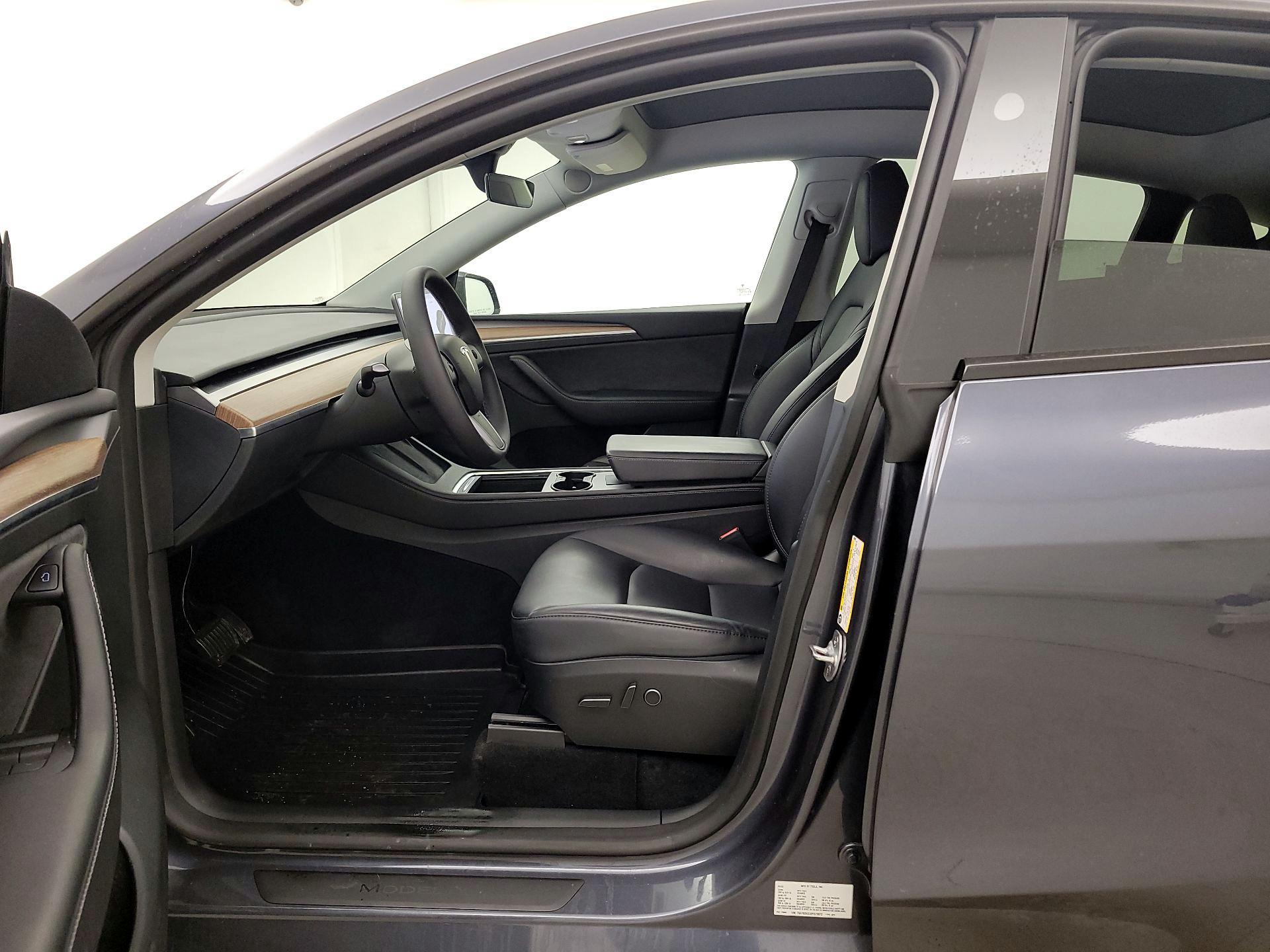 Thumbnail: 2023 Tesla Model Y - 11