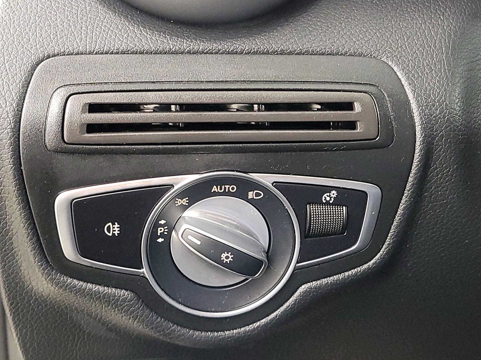 Thumbnail: 2021 Mercedes-Benz GLC - 13