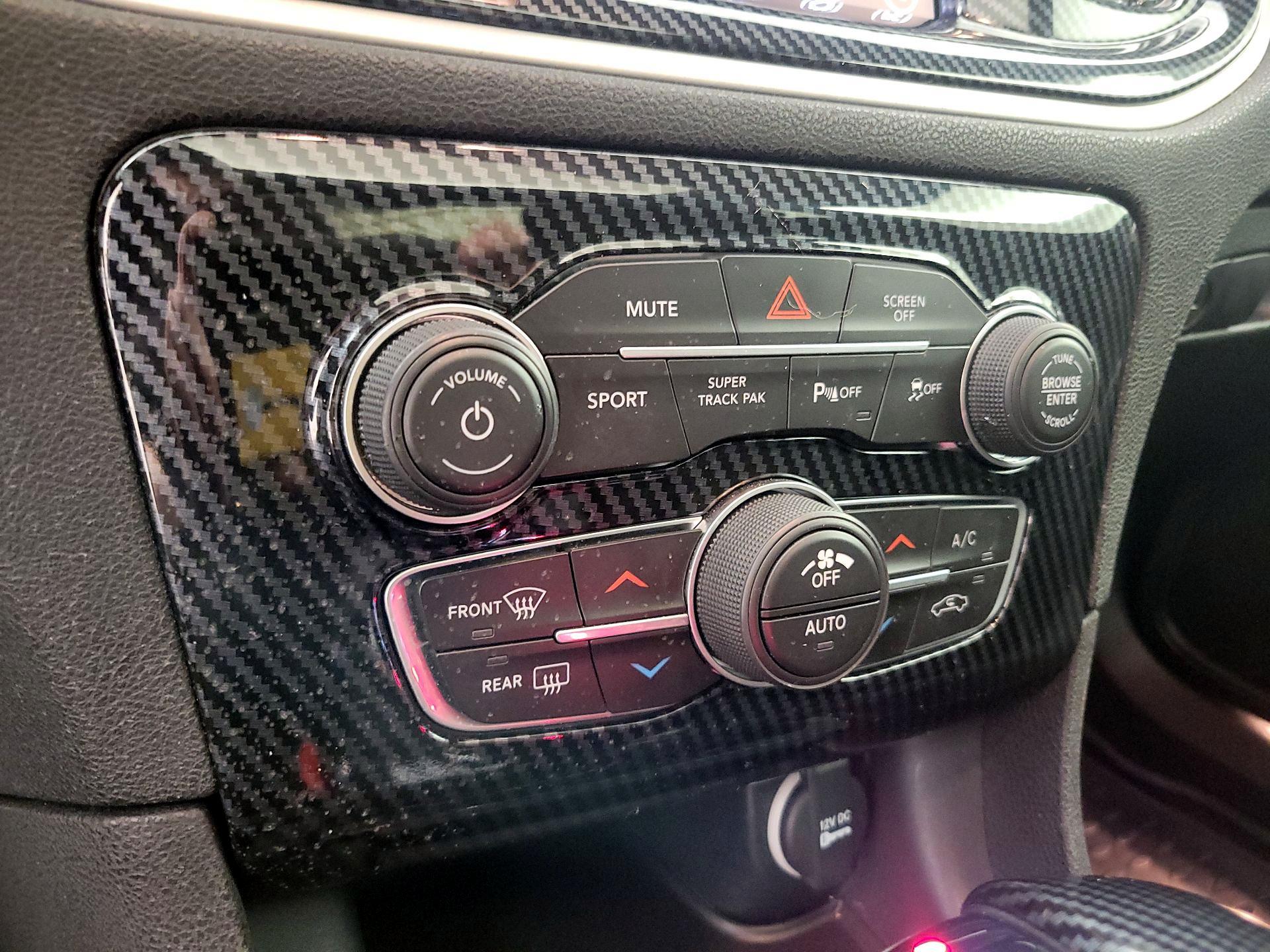 Thumbnail: 2021 Dodge Charger - 16