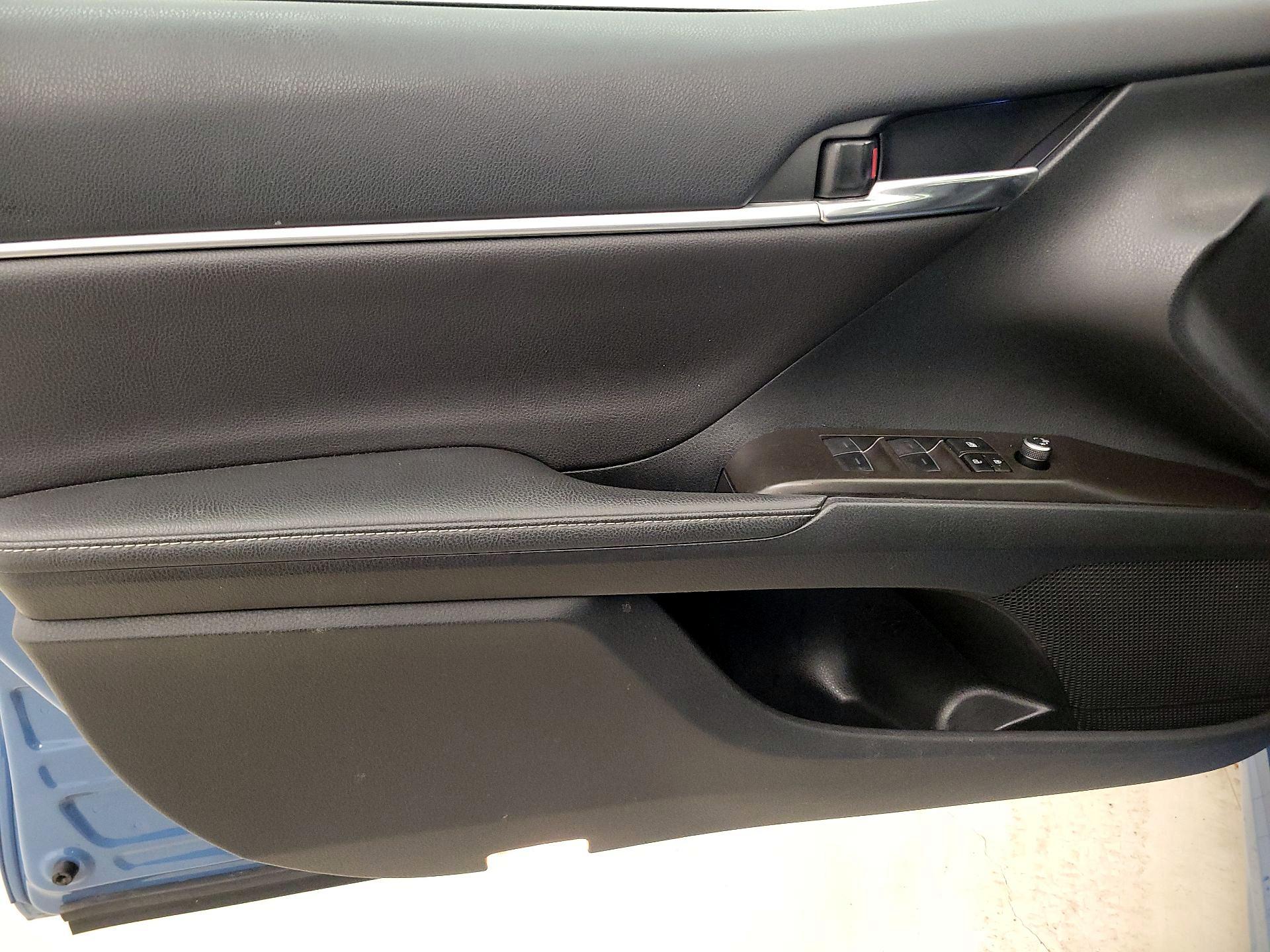 Thumbnail: 2023 Toyota Camry - 12