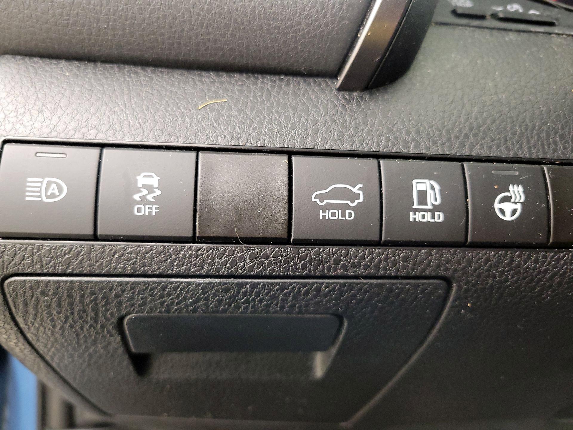 Thumbnail: 2023 Toyota Camry - 13