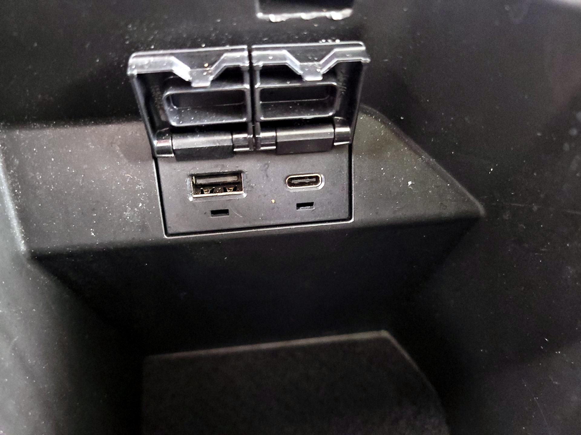 Thumbnail: 2023 Toyota Camry - 18