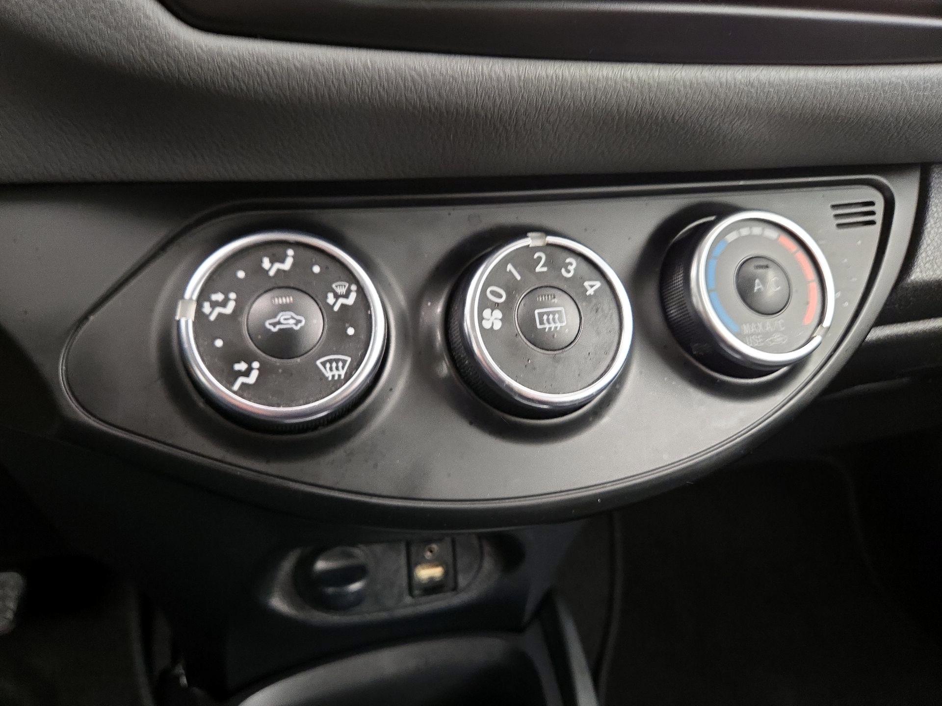 Thumbnail: 2017 Toyota Yaris - 15