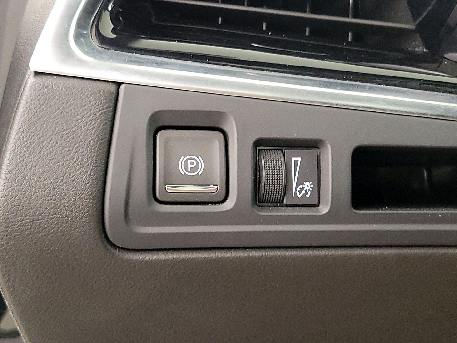 Thumbnail: 2024 Cadillac XT6 - 13