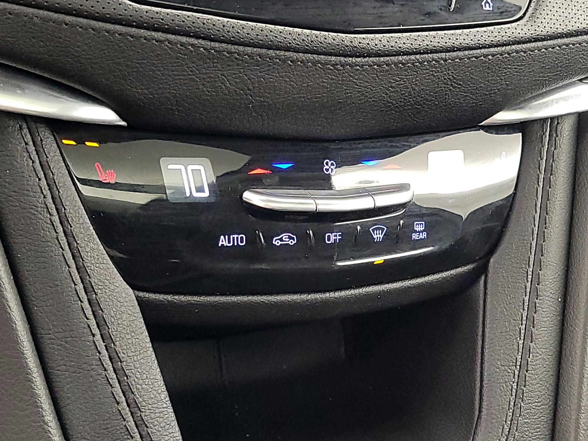 Thumbnail: 2024 Cadillac XT6 - 16