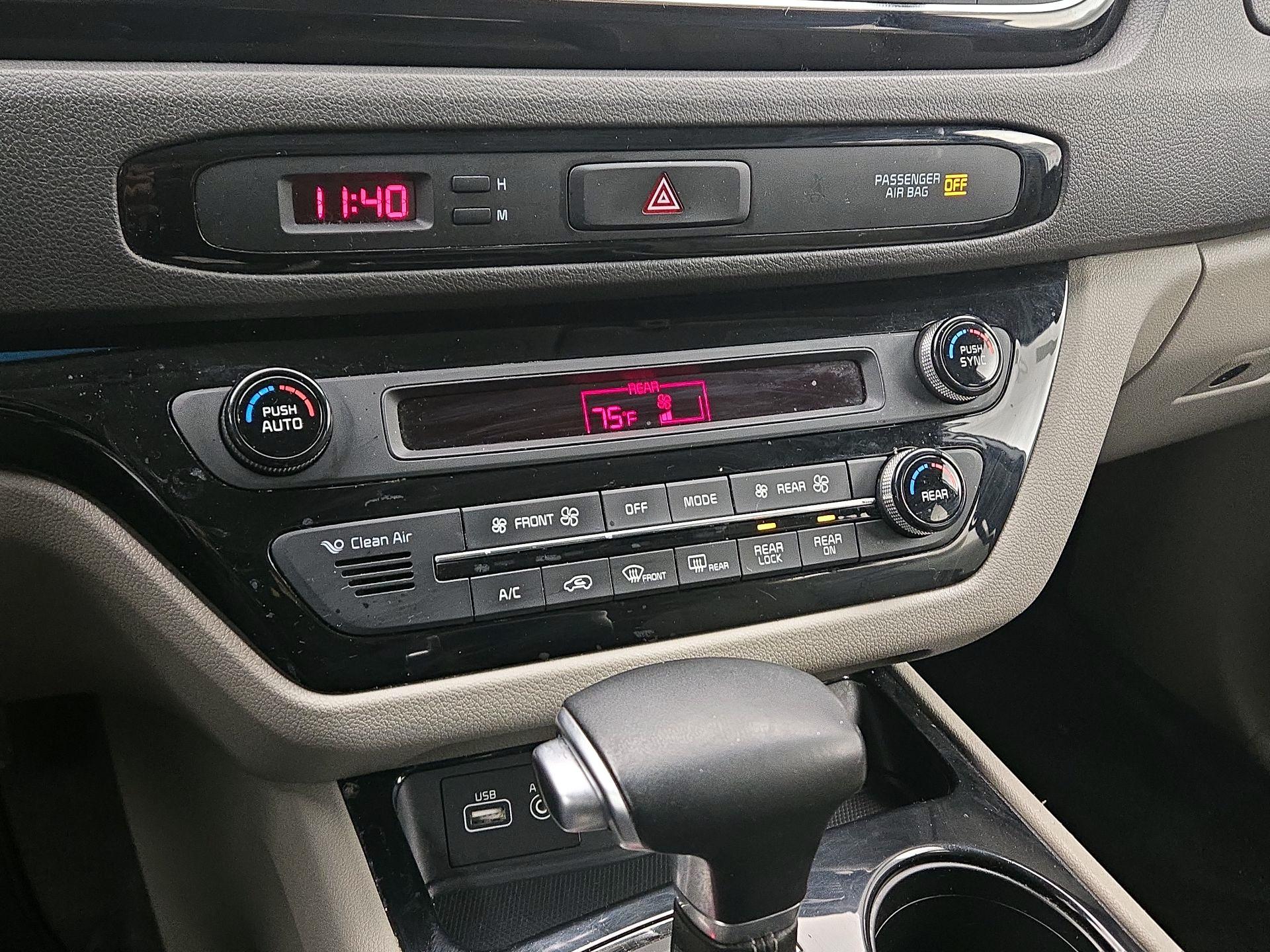 Thumbnail: 2018 Kia Sedona - 16