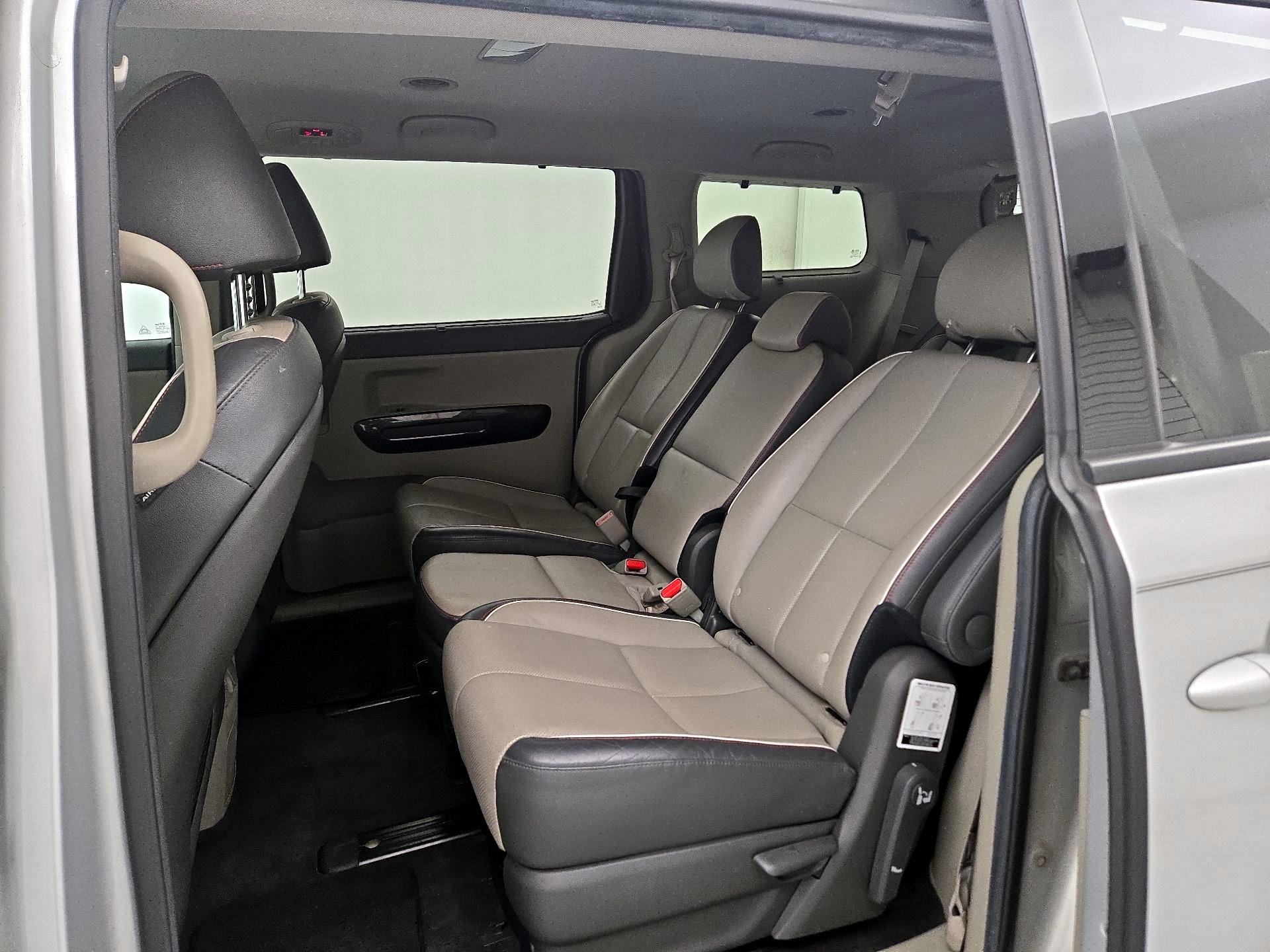 Thumbnail: 2018 Kia Sedona - 19