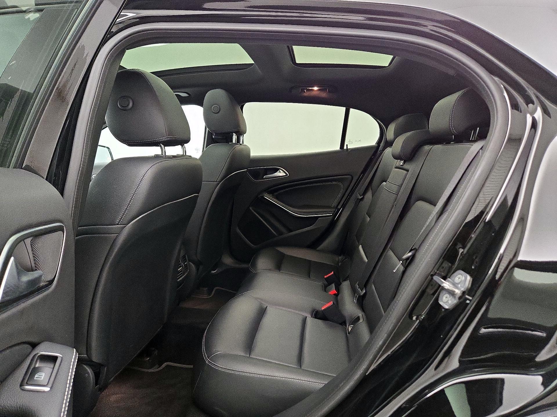 Thumbnail: 2020 Mercedes-Benz GLA - 20