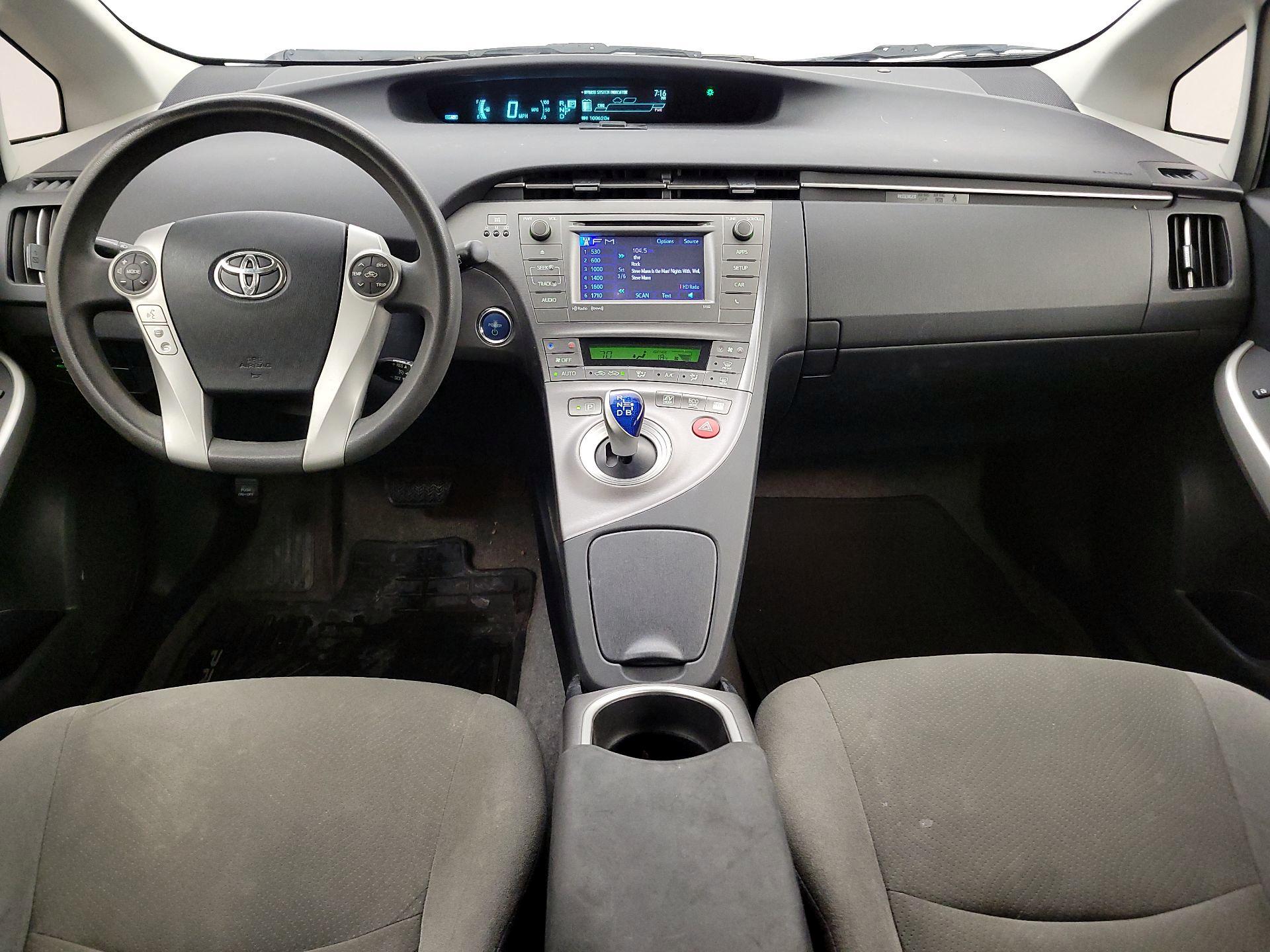 Thumbnail: 2014 Toyota Prius - 9