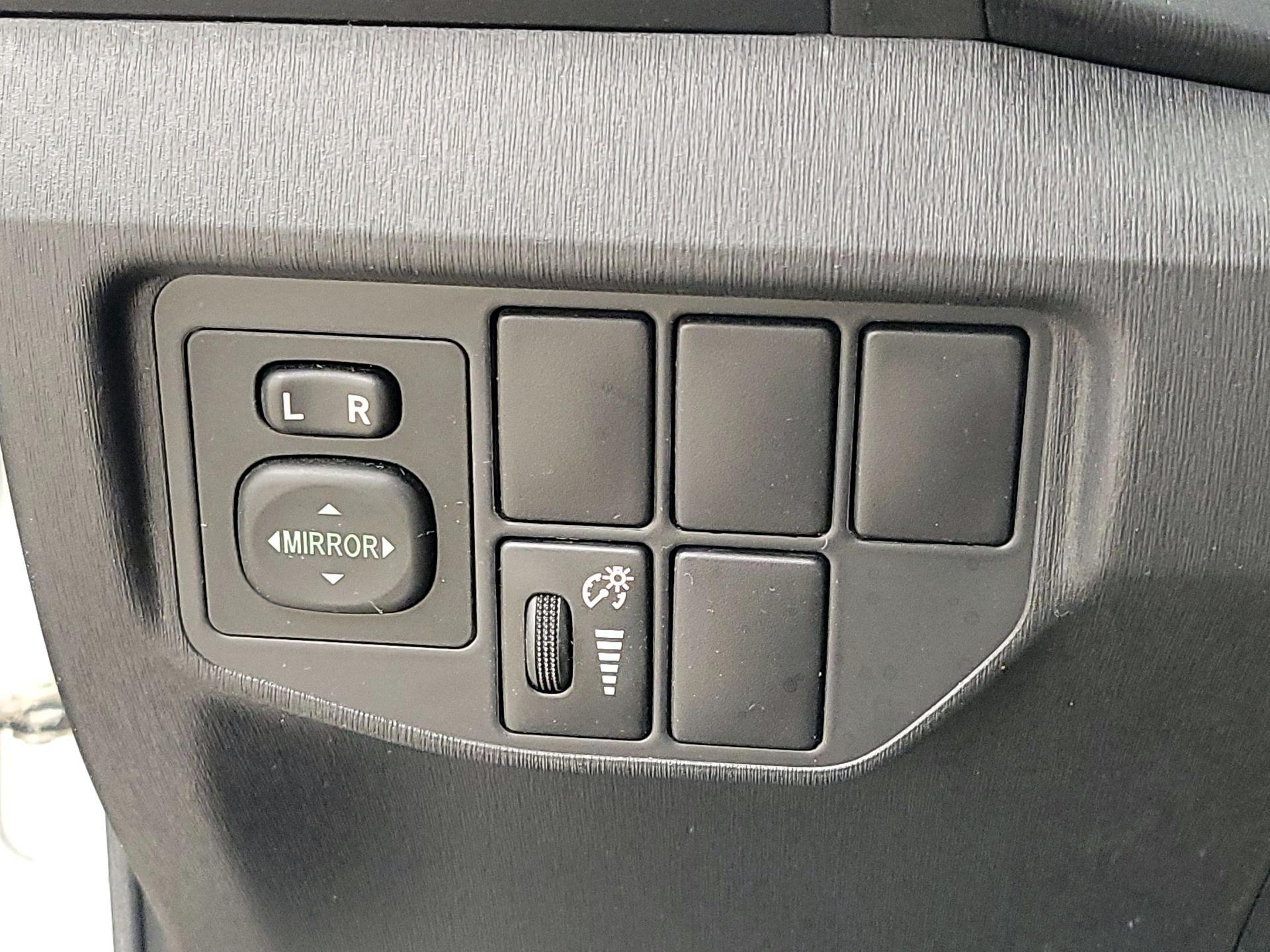 Thumbnail: 2014 Toyota Prius - 13