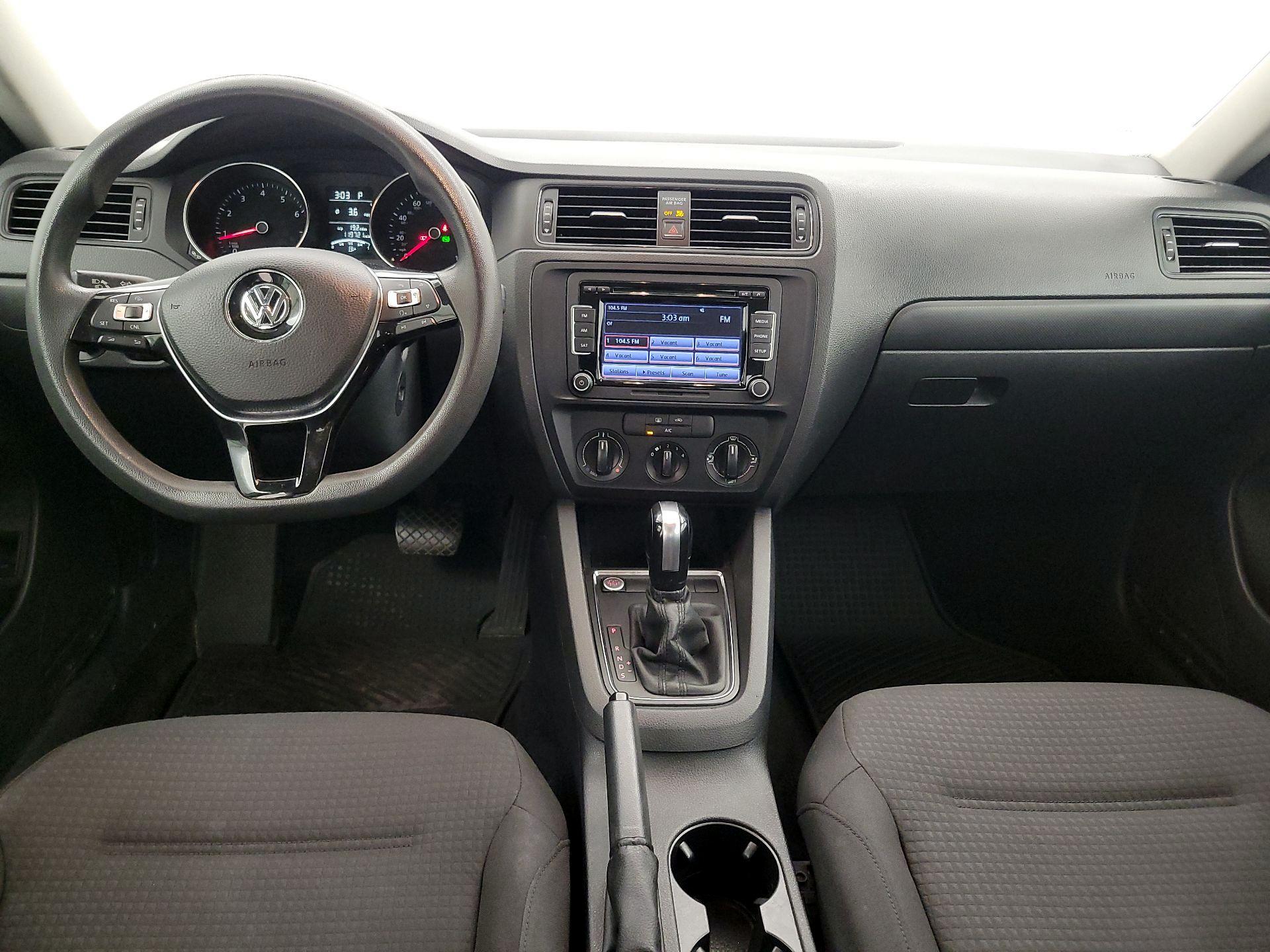 Thumbnail: 2015 Volkswagen Jetta - 9