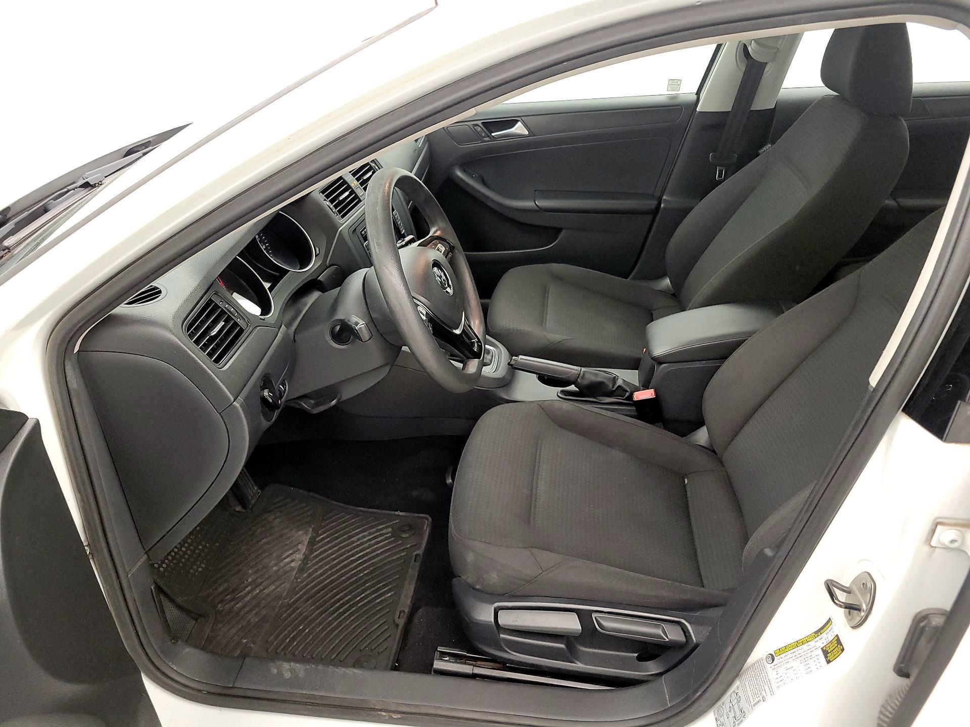 Thumbnail: 2015 Volkswagen Jetta - 11