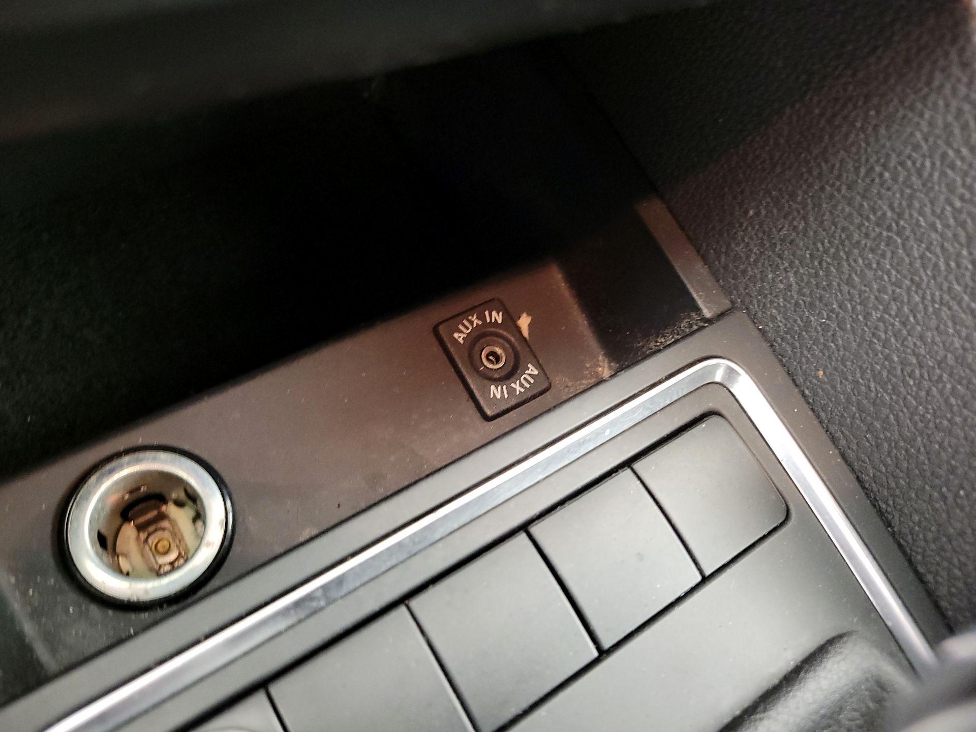 Thumbnail: 2015 Volkswagen Jetta - 18
