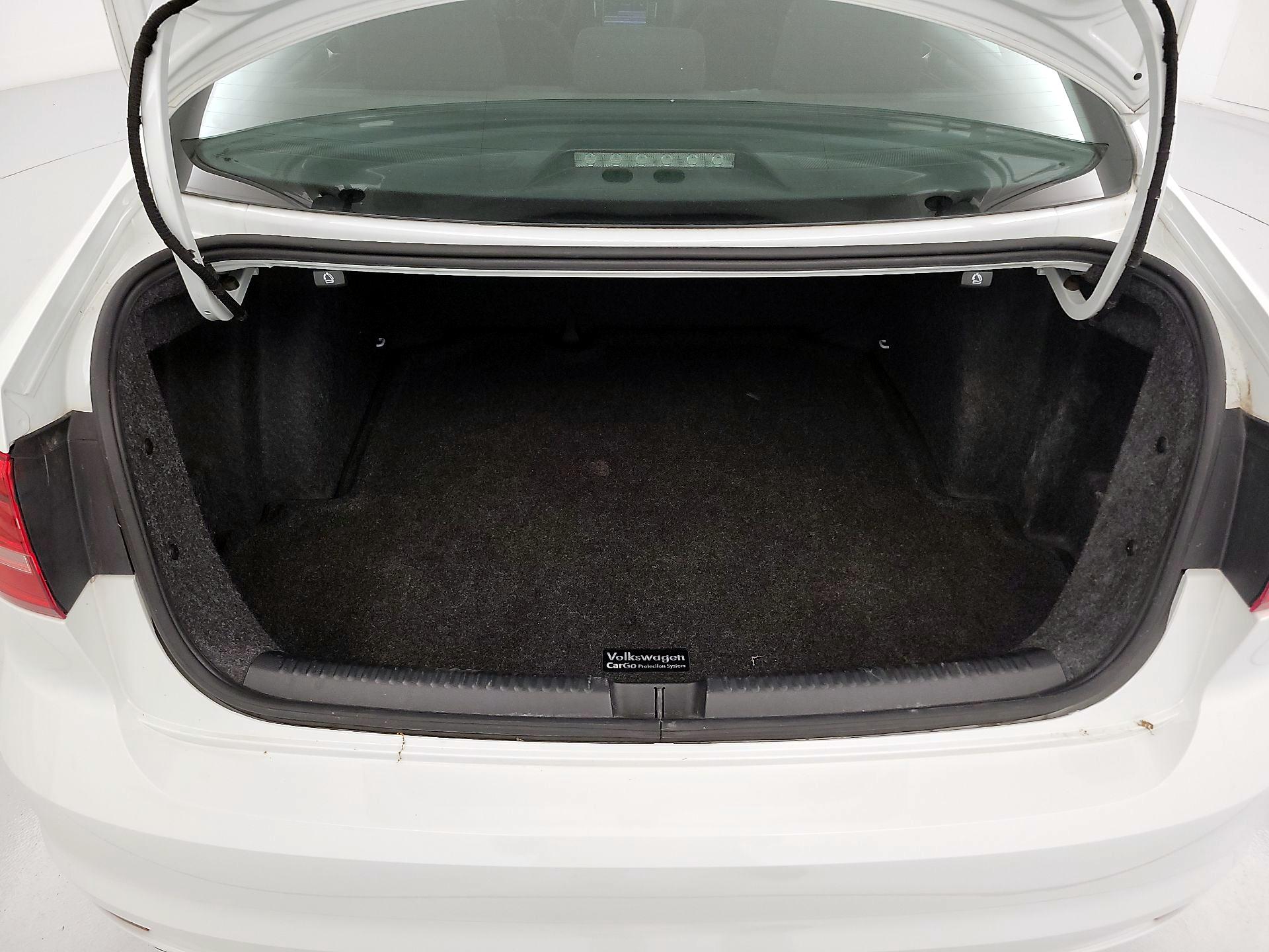 Thumbnail: 2015 Volkswagen Jetta - 20