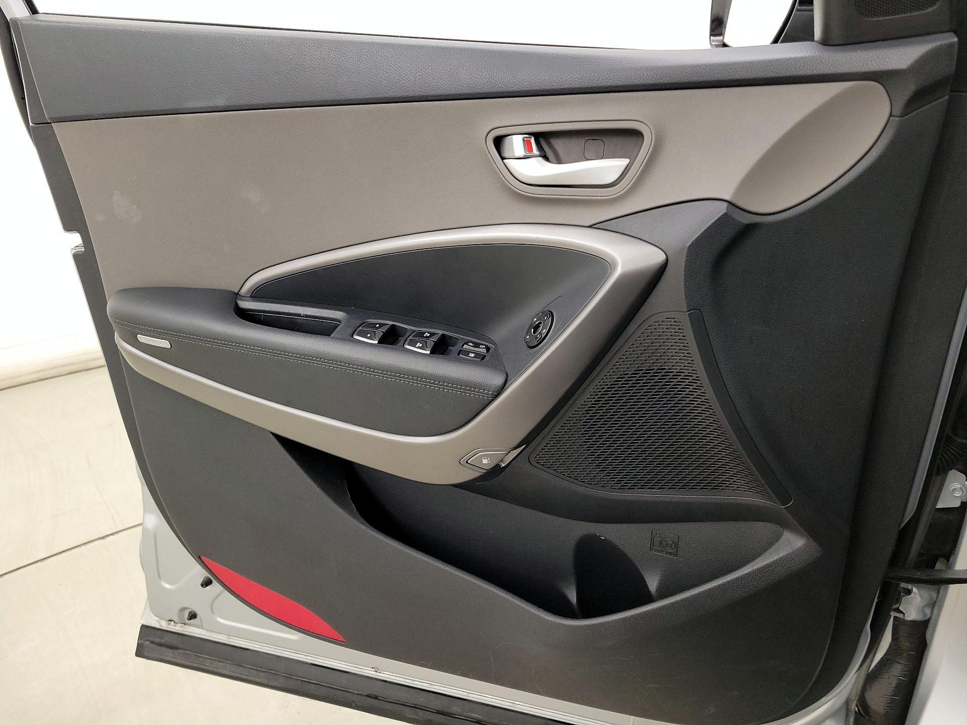 Thumbnail: 2015 Hyundai Santa Fe - 12