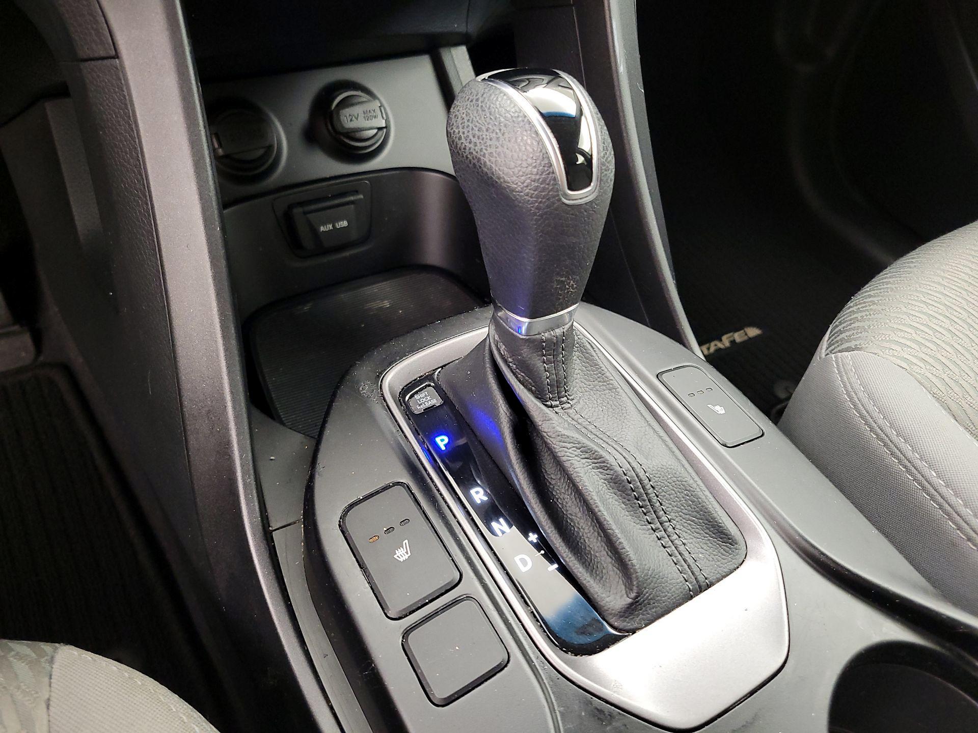 Thumbnail: 2015 Hyundai Santa Fe - 17