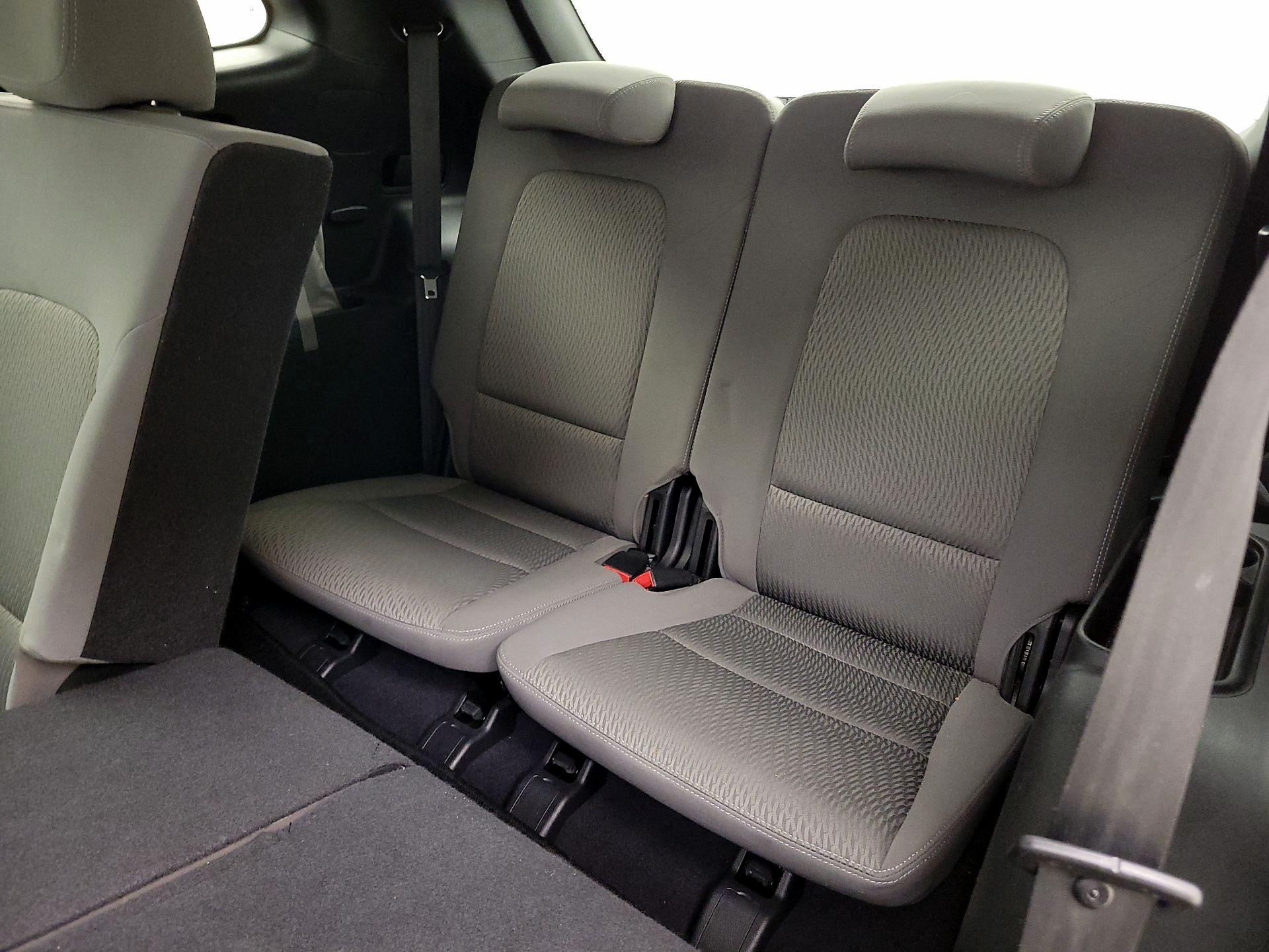 Thumbnail: 2015 Hyundai Santa Fe - 20