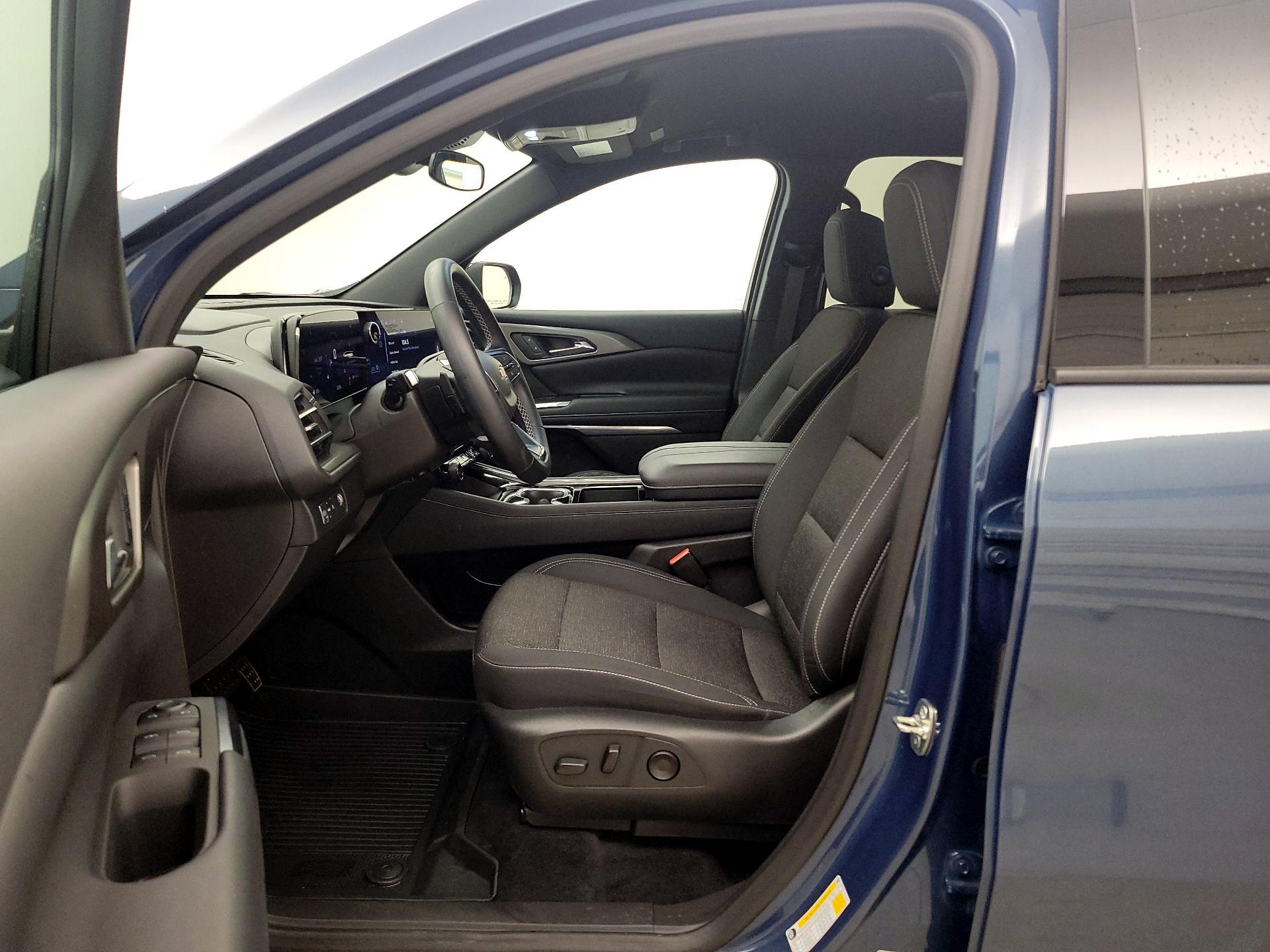 Thumbnail: 2025 Chevrolet Traverse - 11