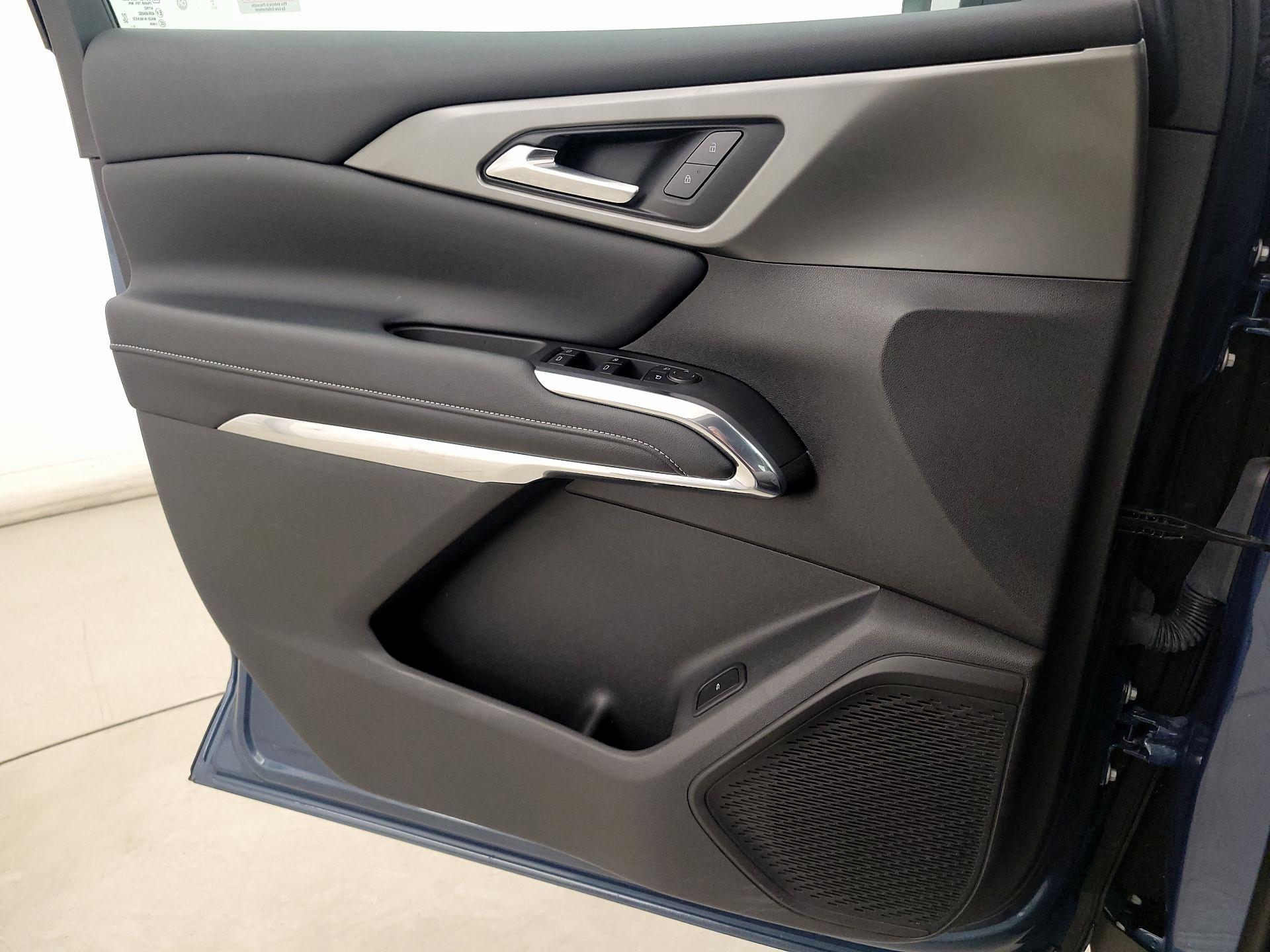 Thumbnail: 2025 Chevrolet Traverse - 12