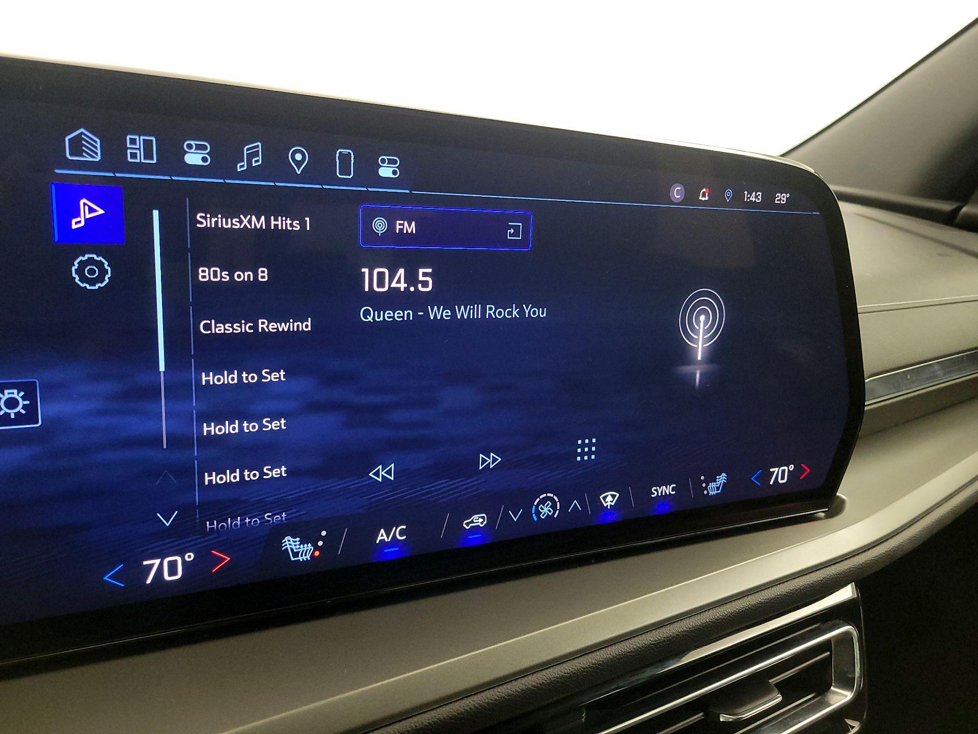 Thumbnail: 2025 Chevrolet Traverse - 16