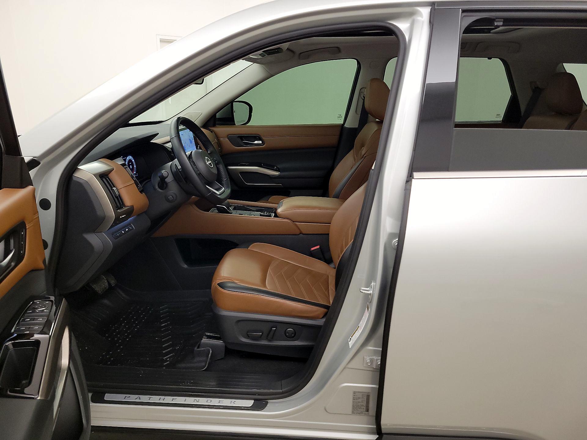 Thumbnail: 2023 Nissan Pathfinder - 11