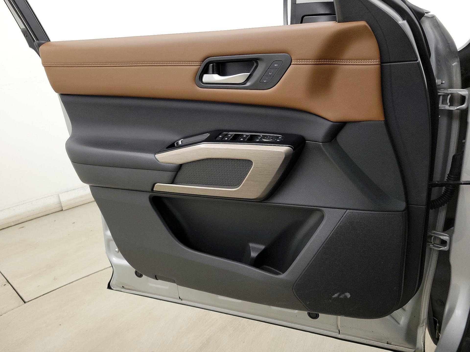 Thumbnail: 2023 Nissan Pathfinder - 12