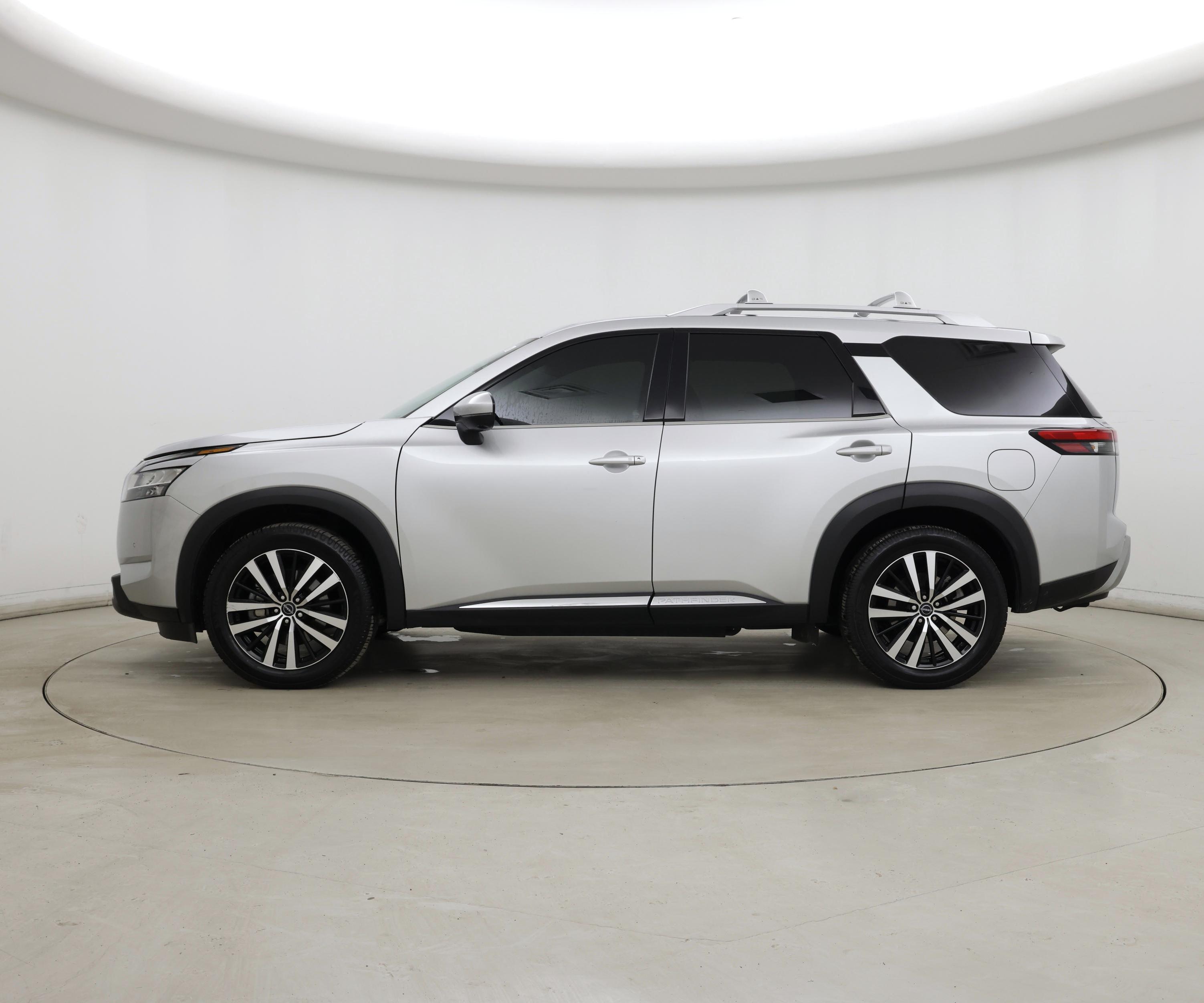 Thumbnail: 2023 Nissan Pathfinder - 3