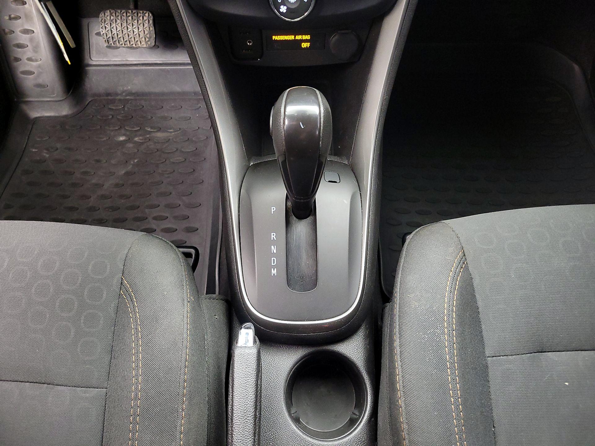 Thumbnail: 2018 Chevrolet Trax - 17