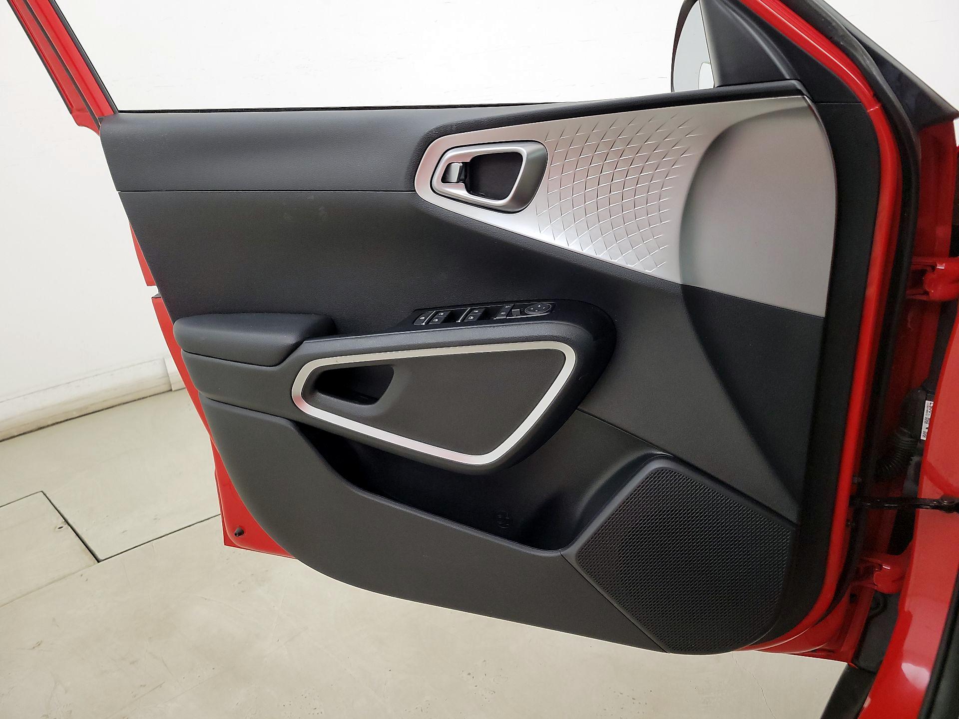 Thumbnail: 2020 Kia Soul - 12