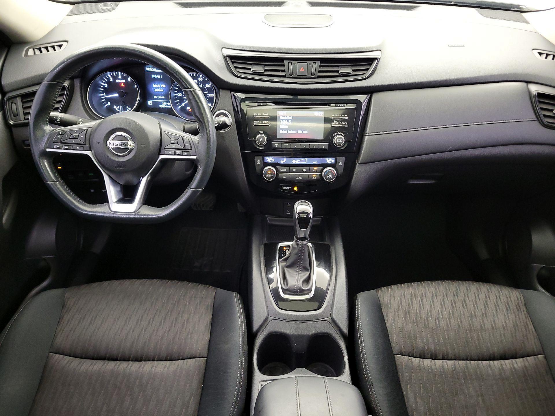 Thumbnail: 2017 Nissan Rogue - 9