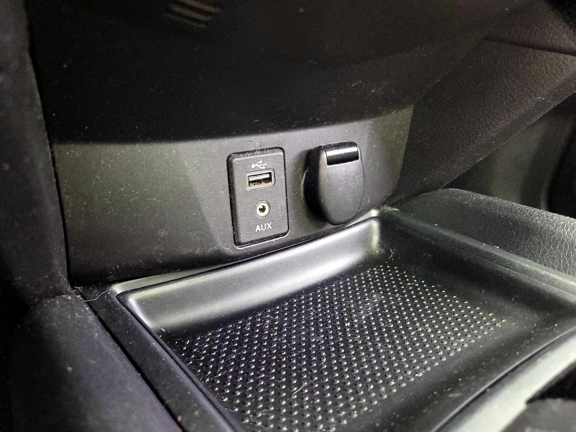 Thumbnail: 2017 Nissan Rogue - 18