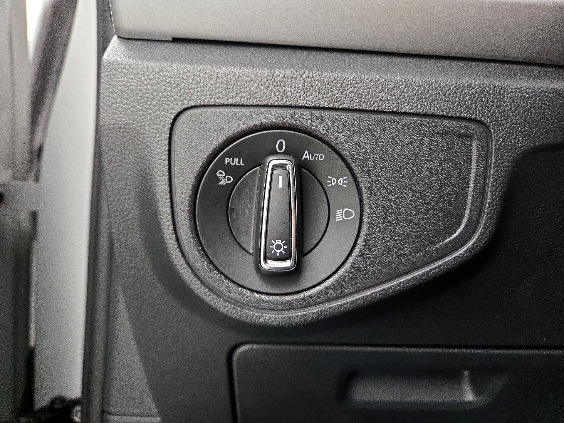 Thumbnail: 2021 Volkswagen Atlas - 13