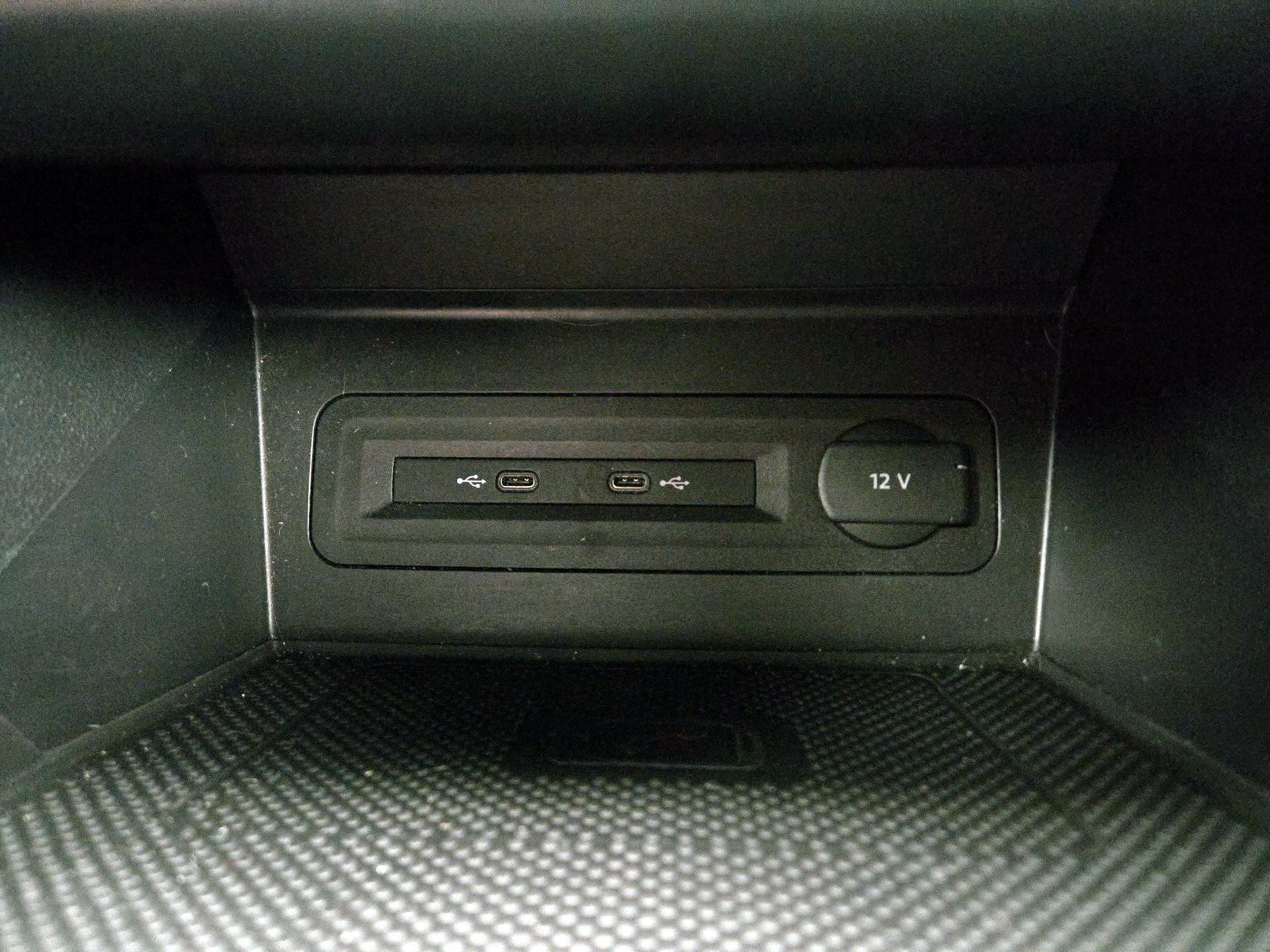 Thumbnail: 2021 Volkswagen Atlas - 18