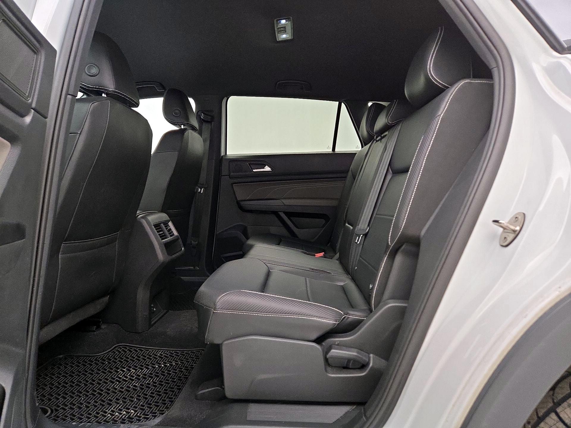 Thumbnail: 2021 Volkswagen Atlas - 19