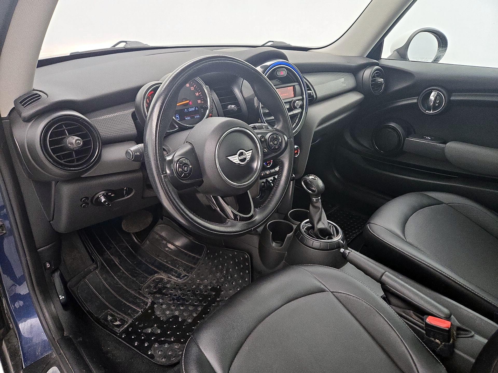 Thumbnail: 2015 MINI Cooper Hardtop - 9