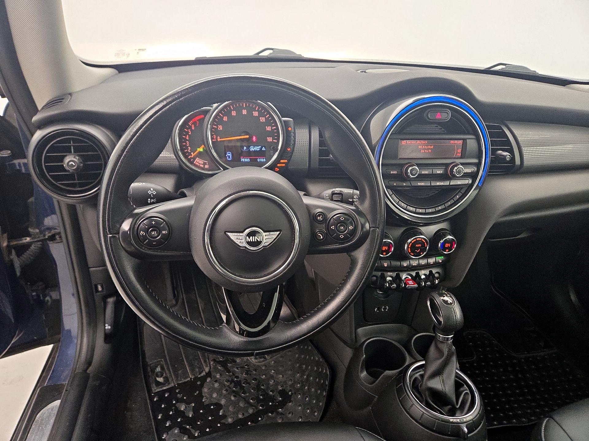 Thumbnail: 2015 MINI Cooper Hardtop - 10