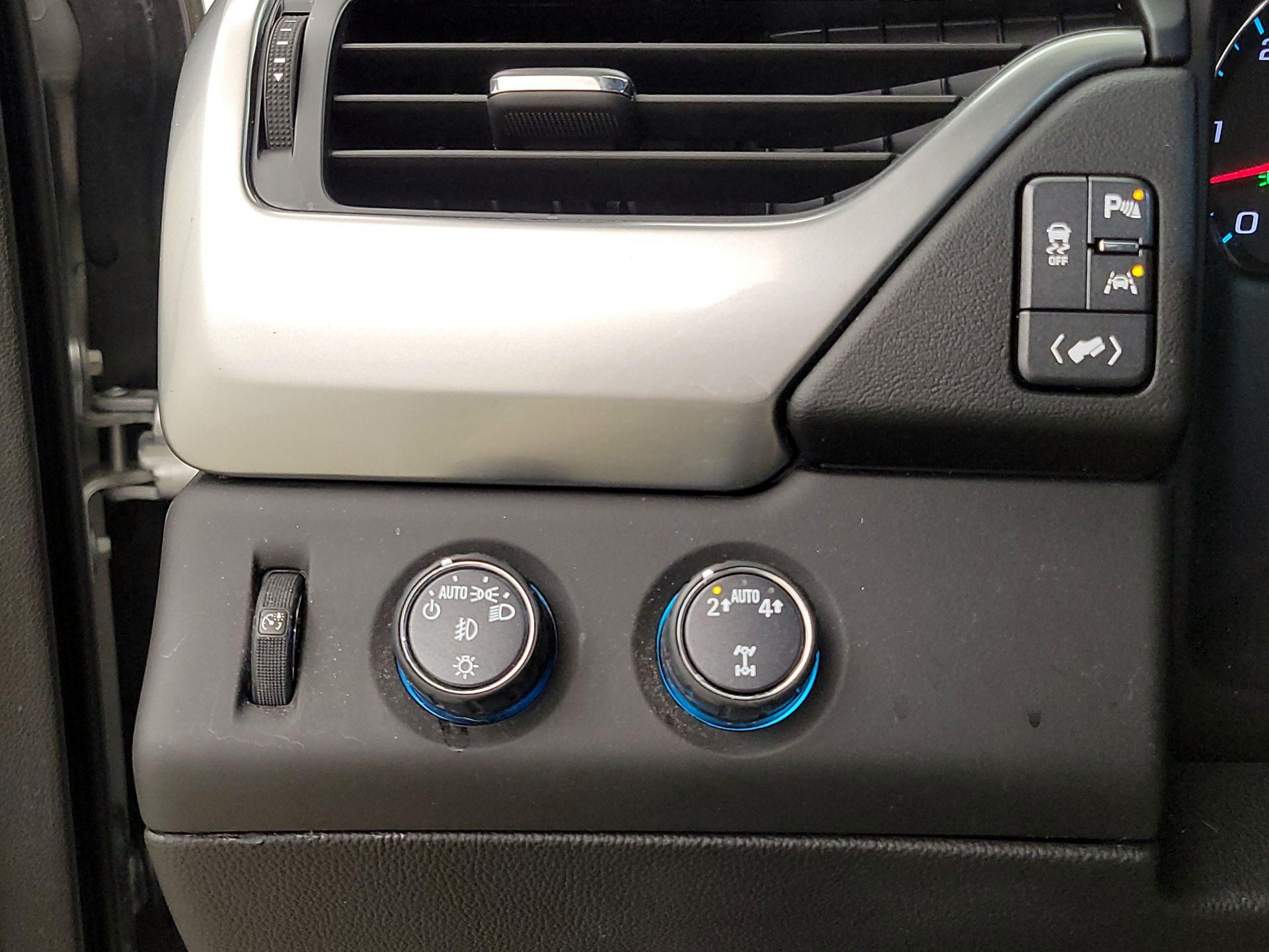 Thumbnail: 2020 Chevrolet Suburban - 13