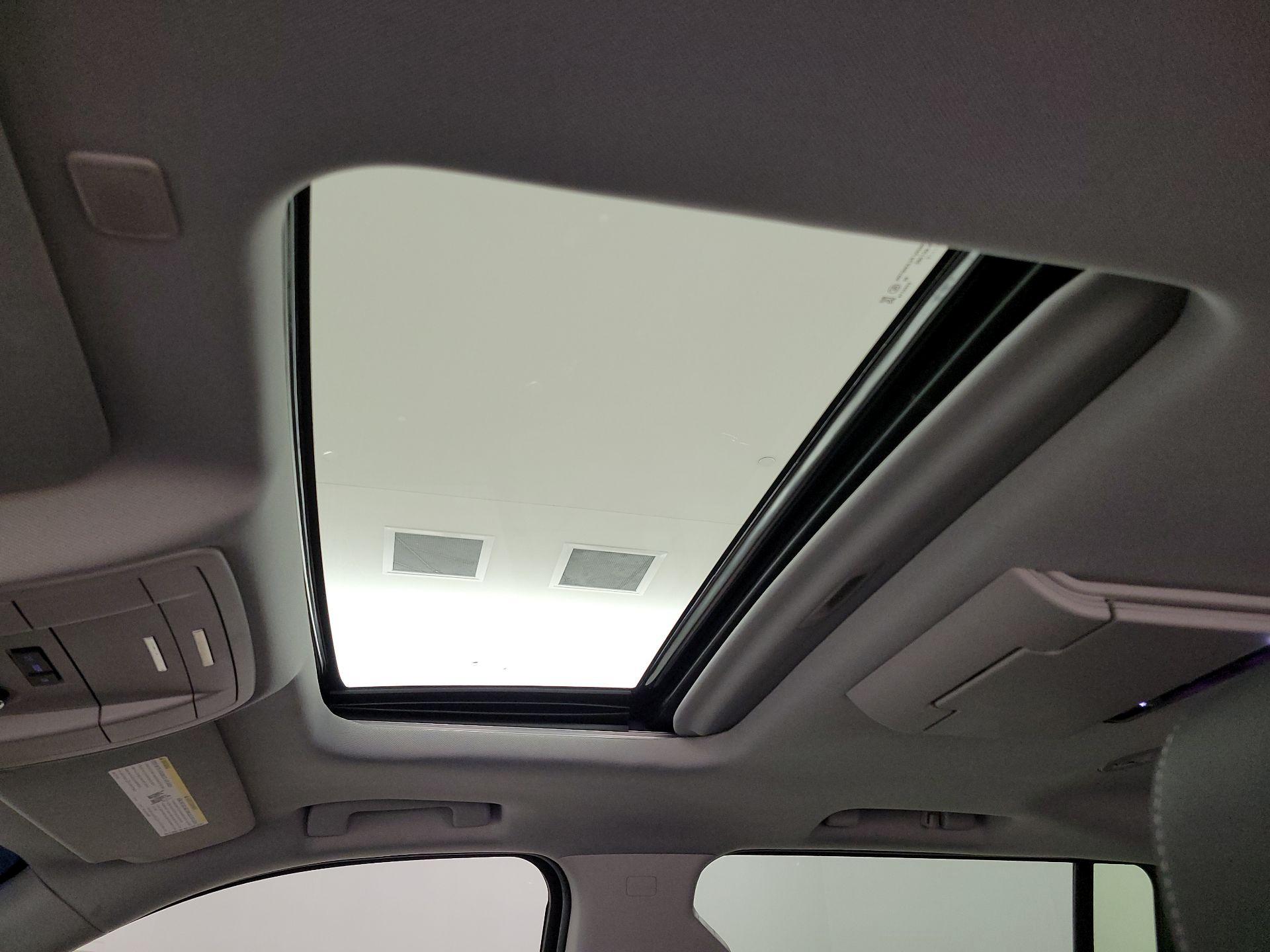 Thumbnail: 2020 Chevrolet Suburban - 20