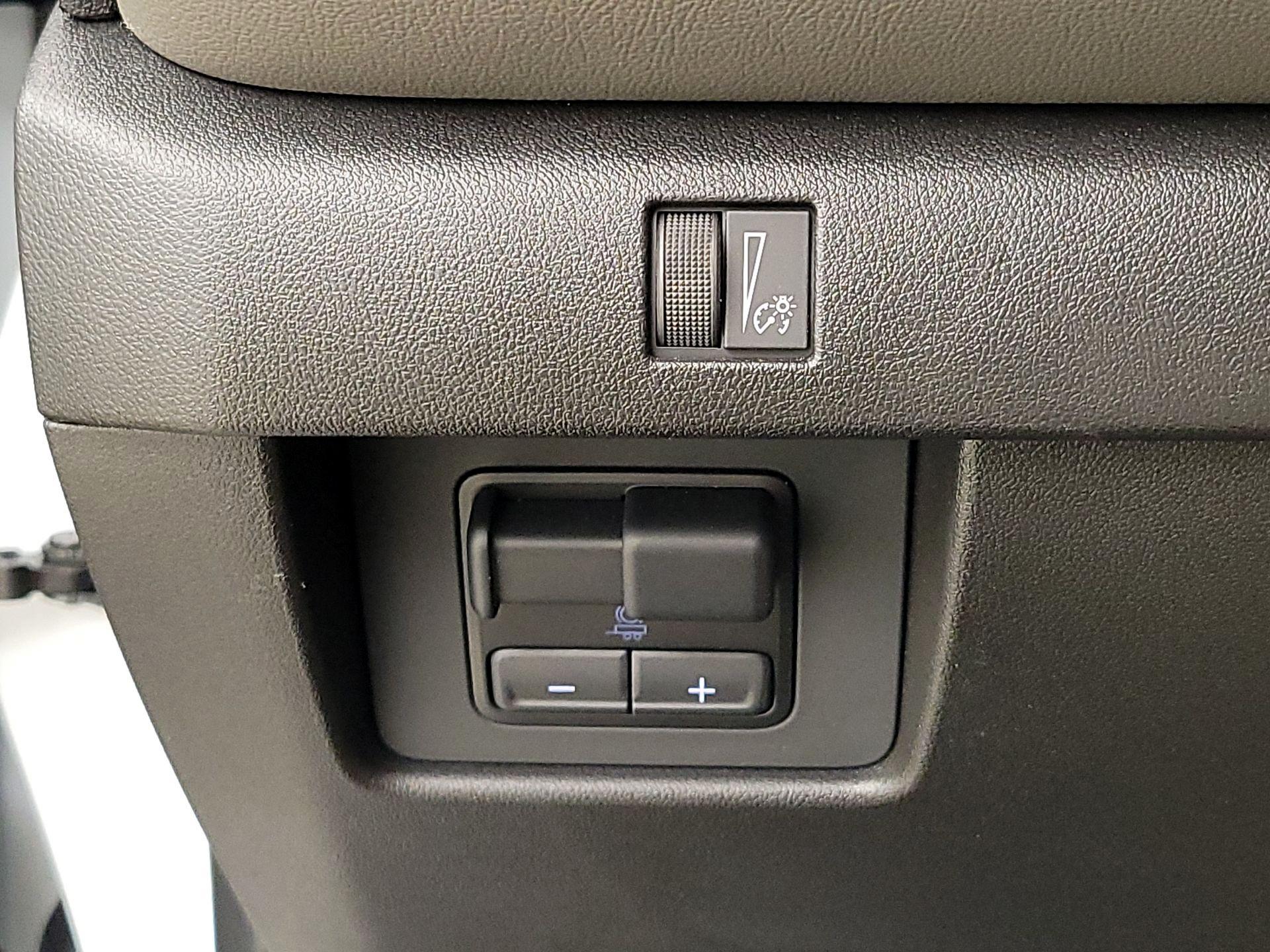 Thumbnail: 2025 Chevrolet Colorado - 13