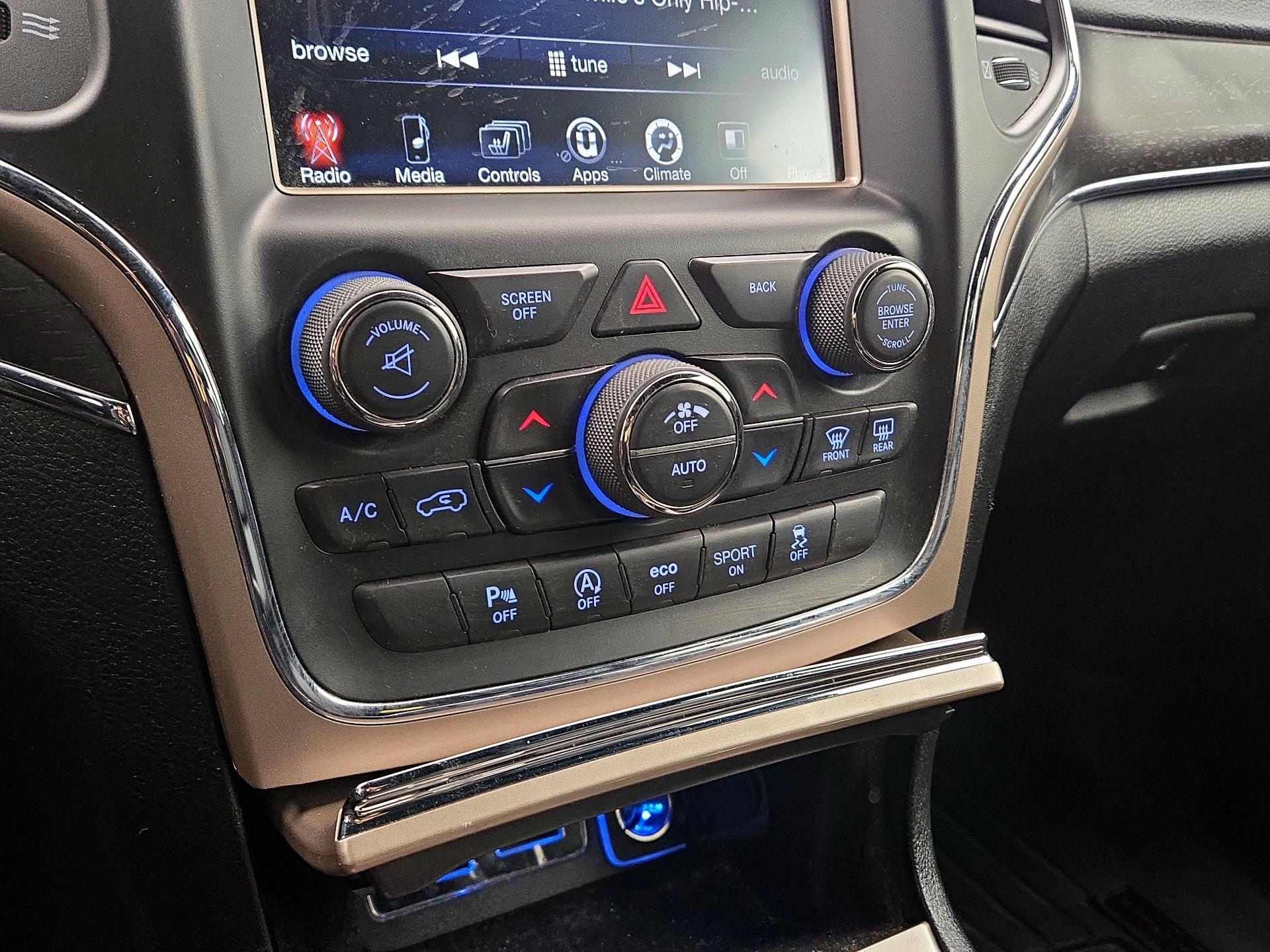 Thumbnail: 2017 Jeep Grand Cherokee - 16