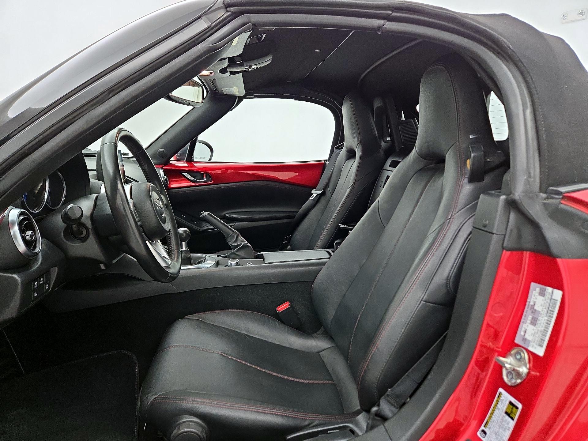 Thumbnail: 2017 Mazda MX-5 Miata - 11