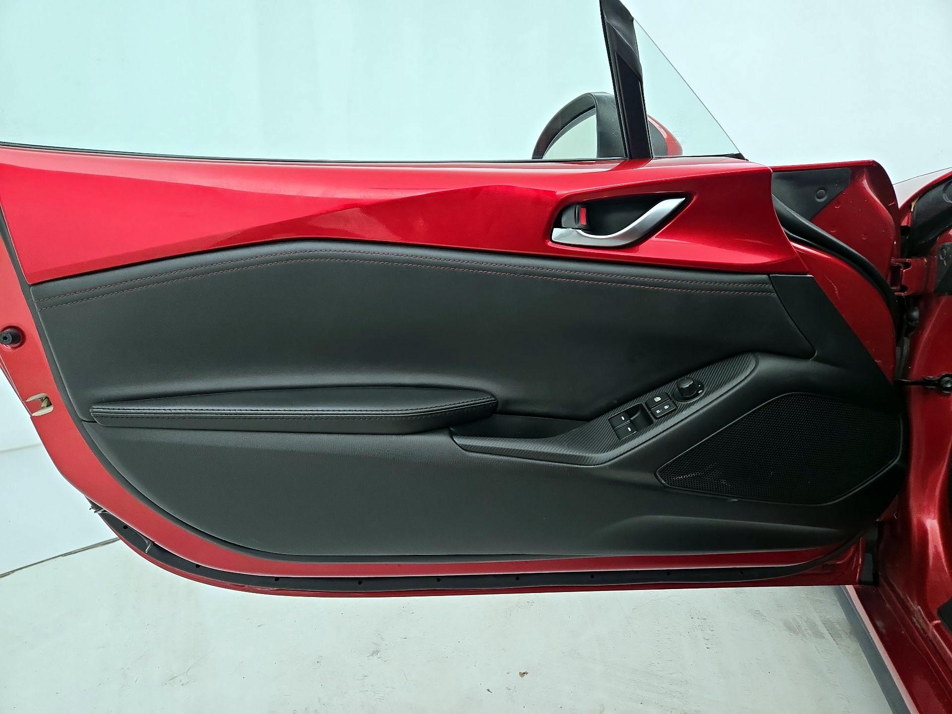 Thumbnail: 2017 Mazda MX-5 Miata - 12