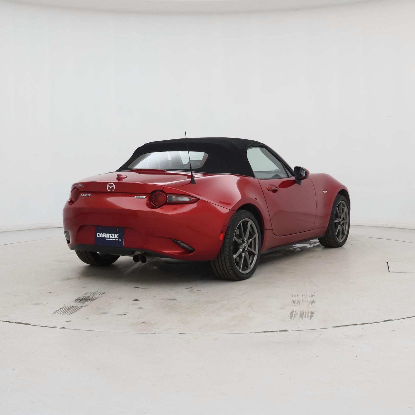 Thumbnail: 2017 Mazda MX-5 Miata - 8
